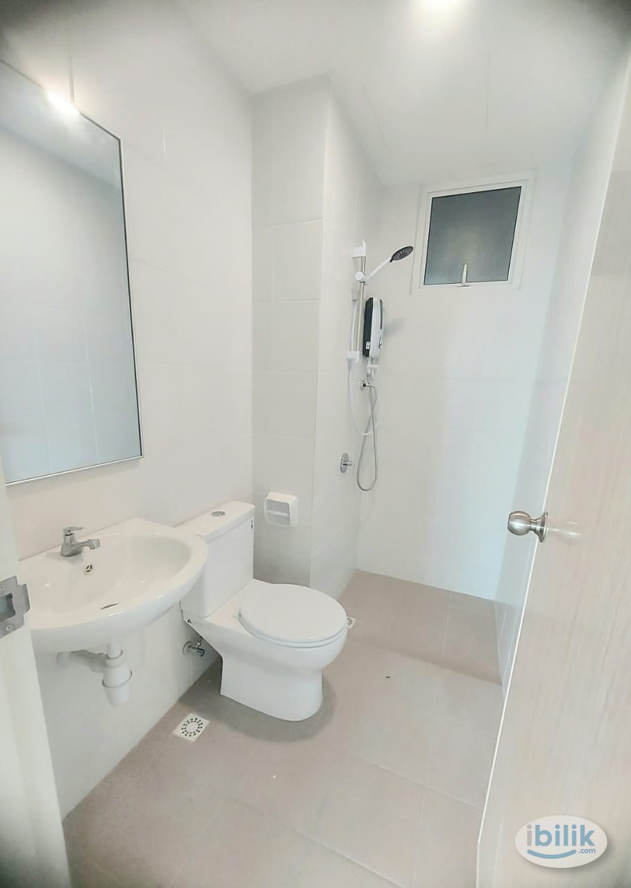 Bright Single Room at Gelugor near 📍Lam Wah Ee 📍The Light City 📍Egate 📍USM  - Image 3