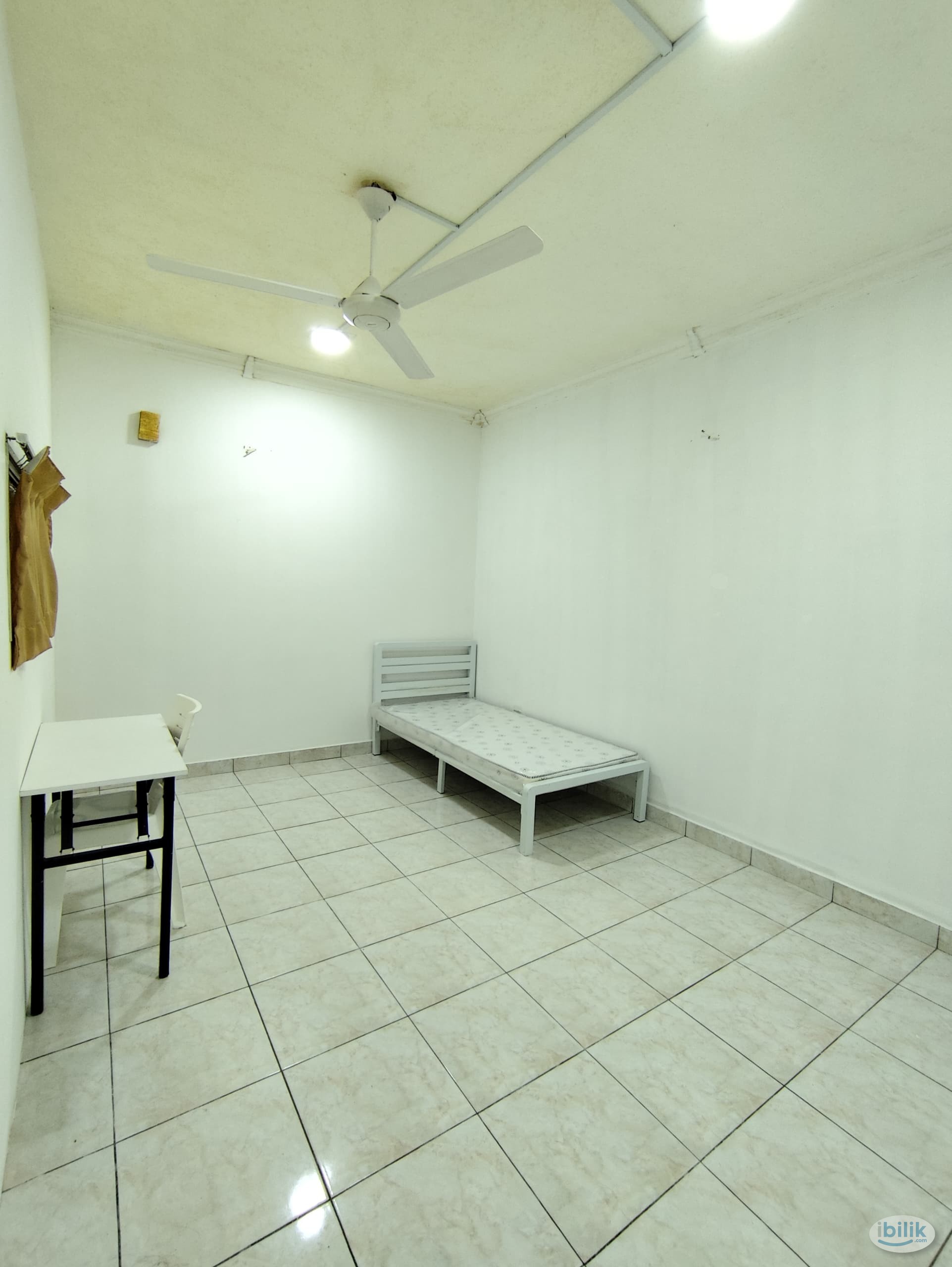 Single Room with Air-Condition in Bandar Utama Near One Utama Mall / MRT Bandar Utama👀 - Image 1