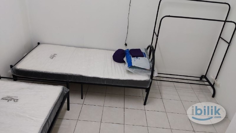 Middle Room at Kota Damansara, Petaling Jaya - Image 3