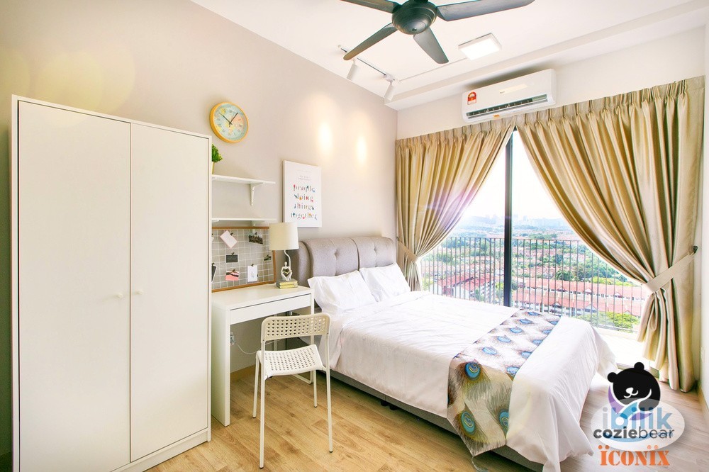 Balcony Middle Room at Emporis, Kota Damansara - Image 3