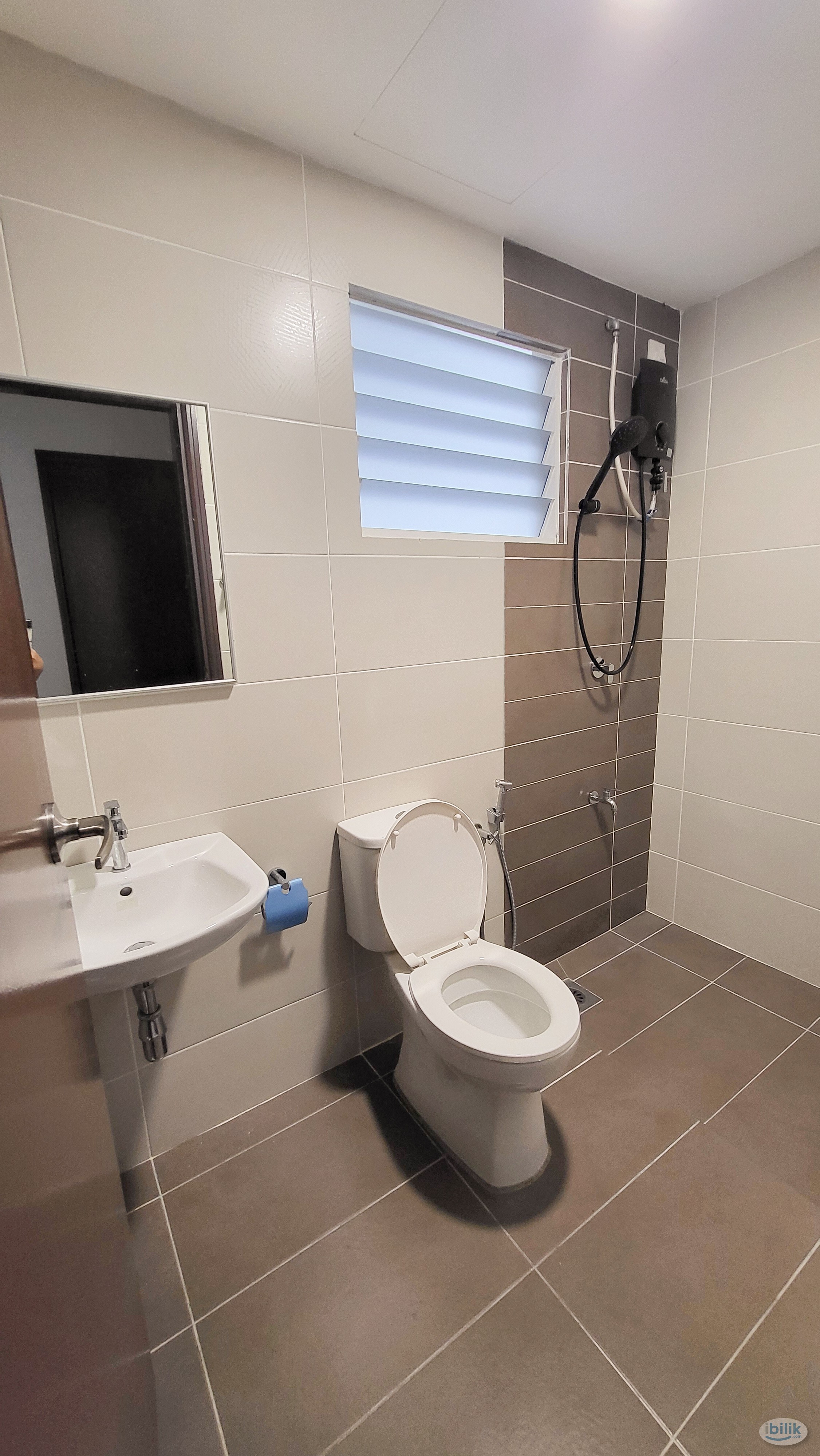 Middle Room at Paraiso Residence, Bukit Jalil - Image 4