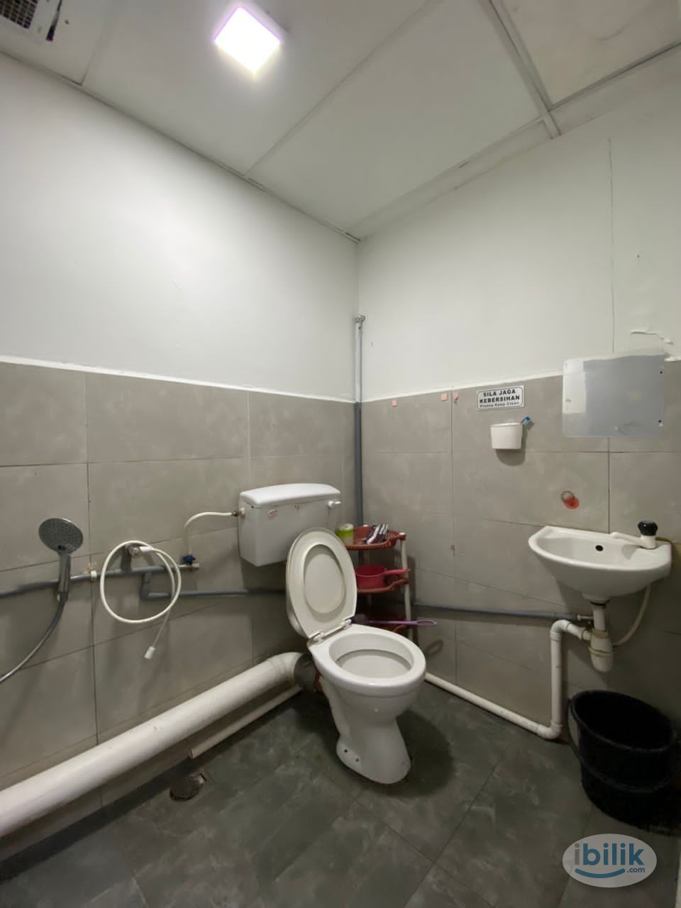 RM 1 FIRST MONTH RENTAL📣 FEMALE UNIT INFRONT LRT IOI PUCHONG - Image 1
