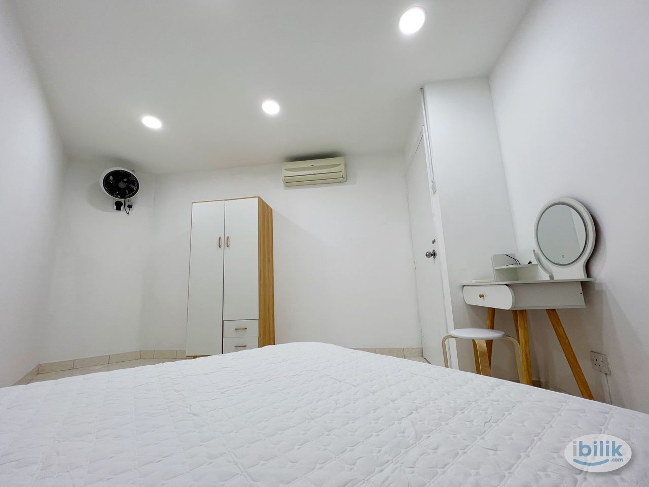 Female unit, Free Utility, Coway, Spacious Room - Image 1
