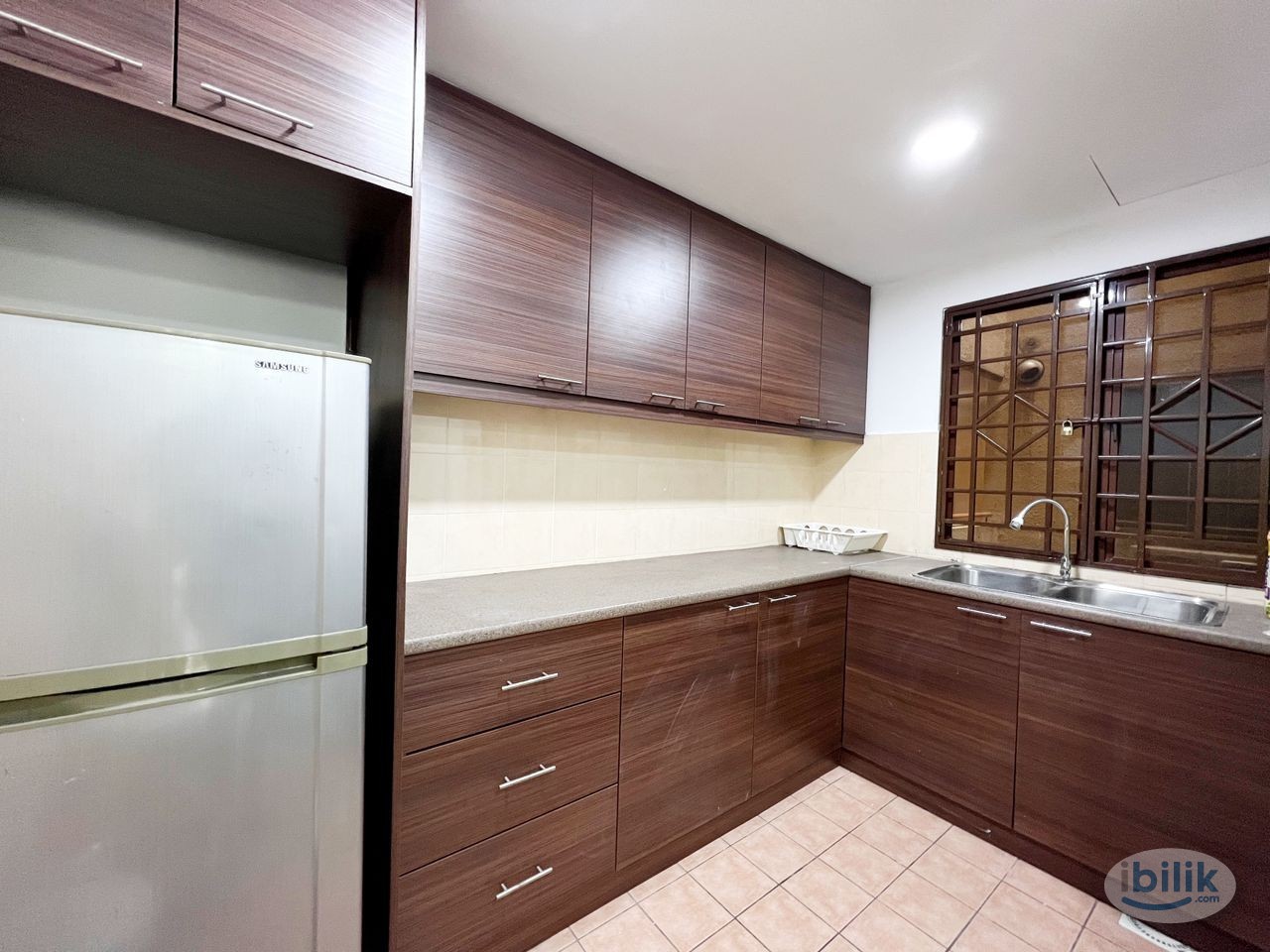 Female unit, Free Utility, Coway, Spacious Room - Image 3