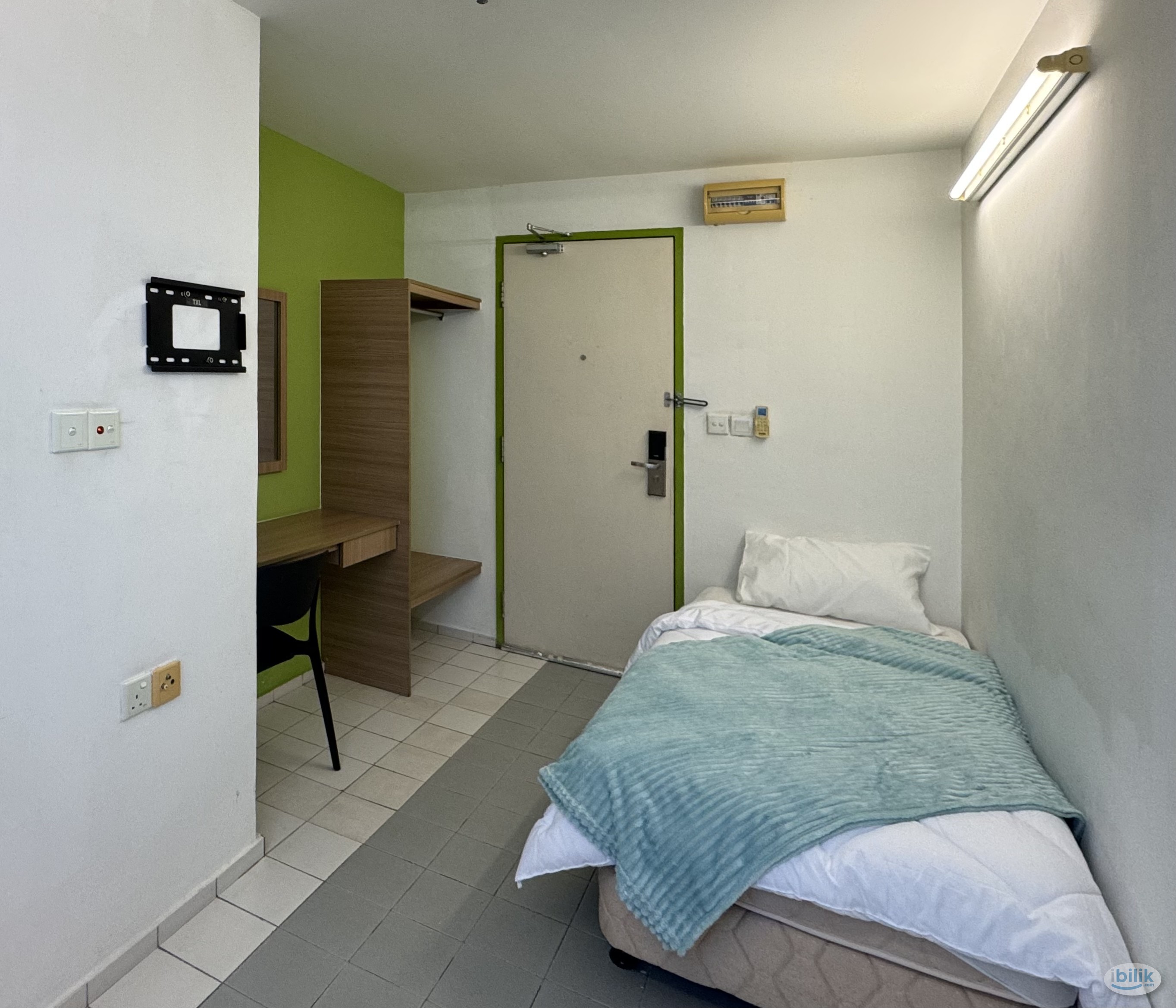 3min Walk Direct access to Mrt and Lrt Chan Sow Lin Studio For Rent RM620 attached bathroom - Image 2