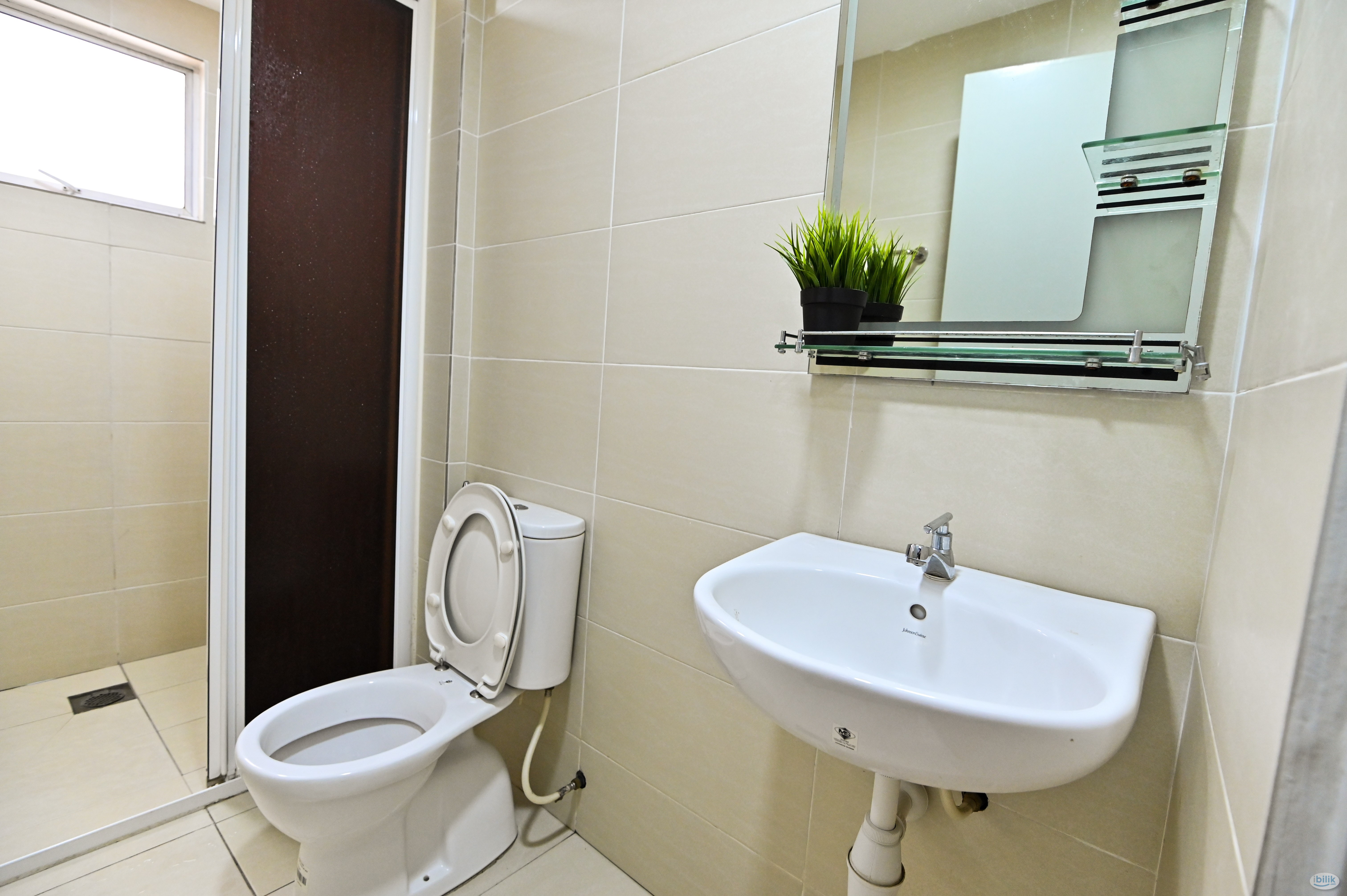 2min walk Monorail Tun Sambanthan 10min Kl sentral Station and Nu sentral Twin bed single bed queen bed rooms for rent @ - Image 5