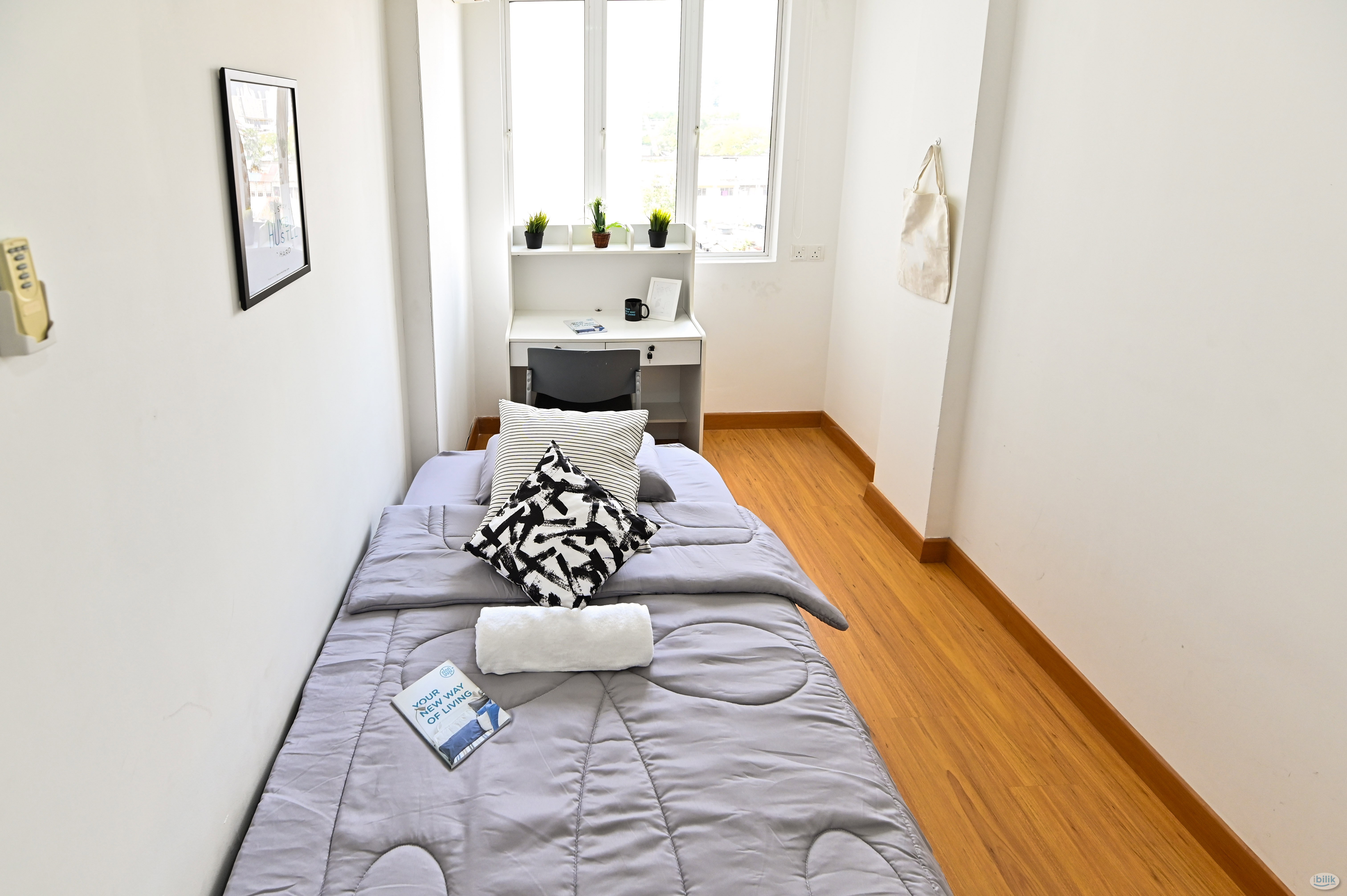 2min walk Monorail Tun Sambanthan 10min Kl sentral Station and Nu sentral Twin bed single bed queen bed rooms for rent @ - Image 3