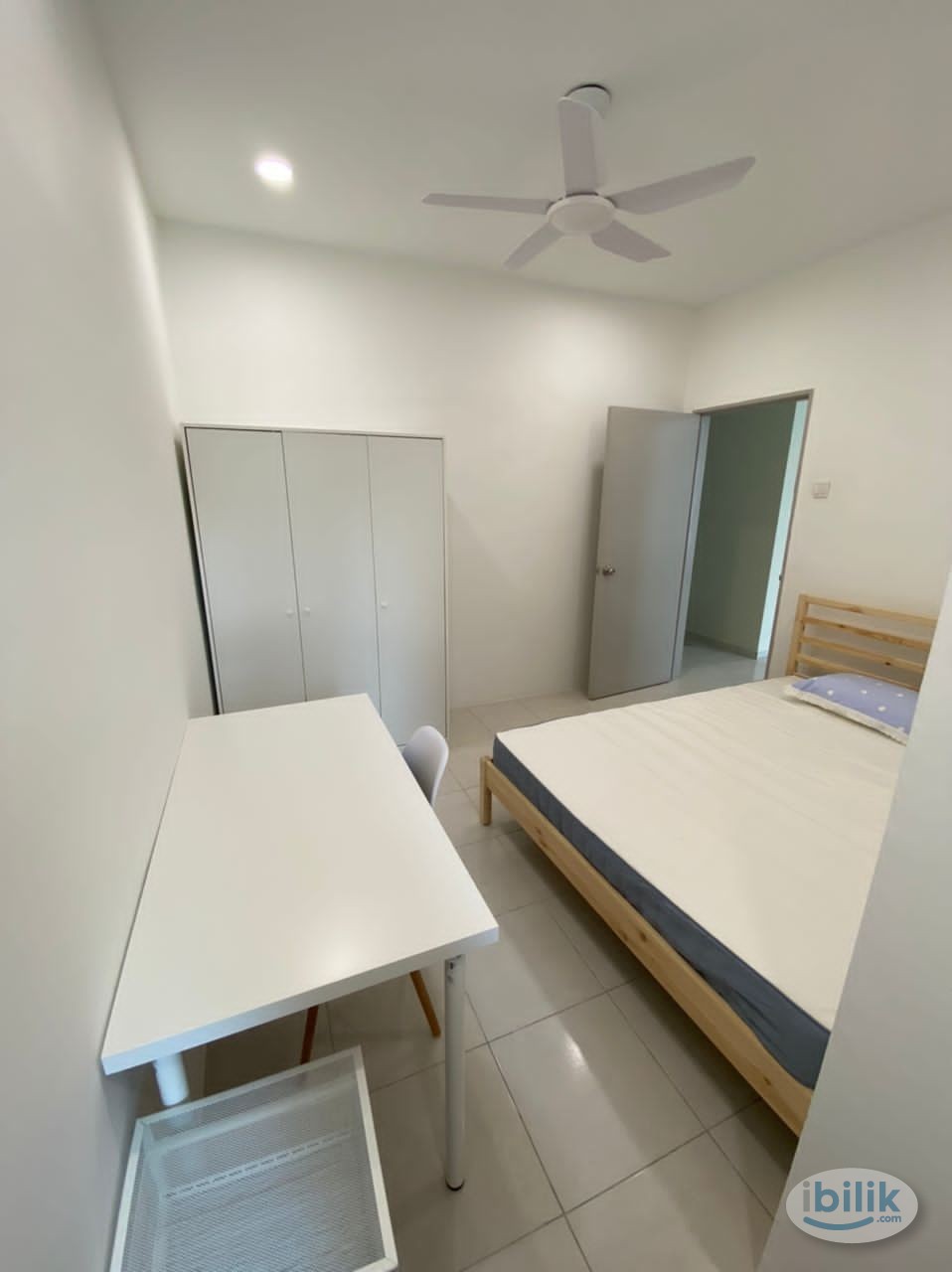 Middle Room at Mahsuri Square, Bayan Baru, Penang - Image 4