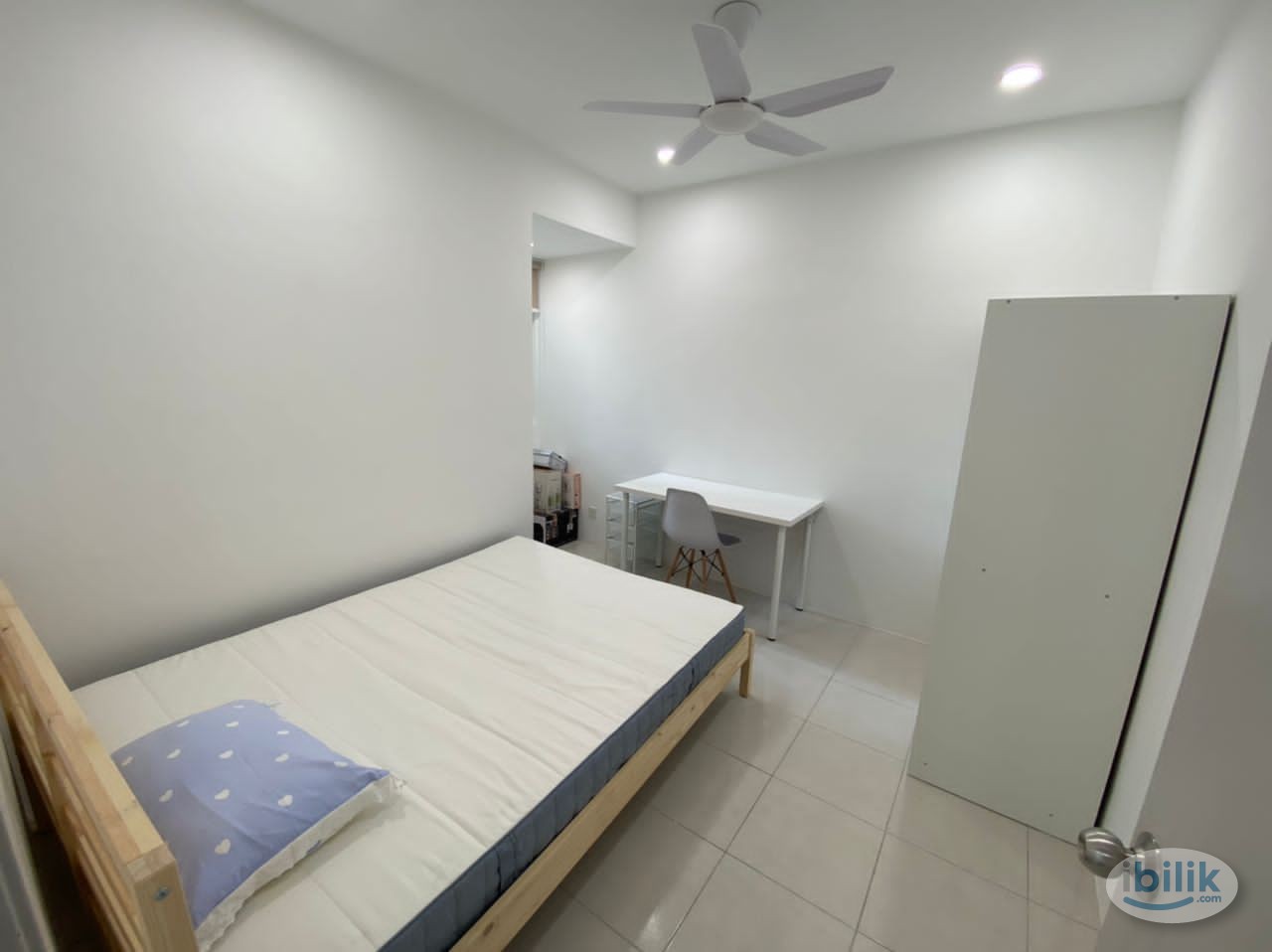 Middle Room at Mahsuri Square, Bayan Baru, Penang - Image 3