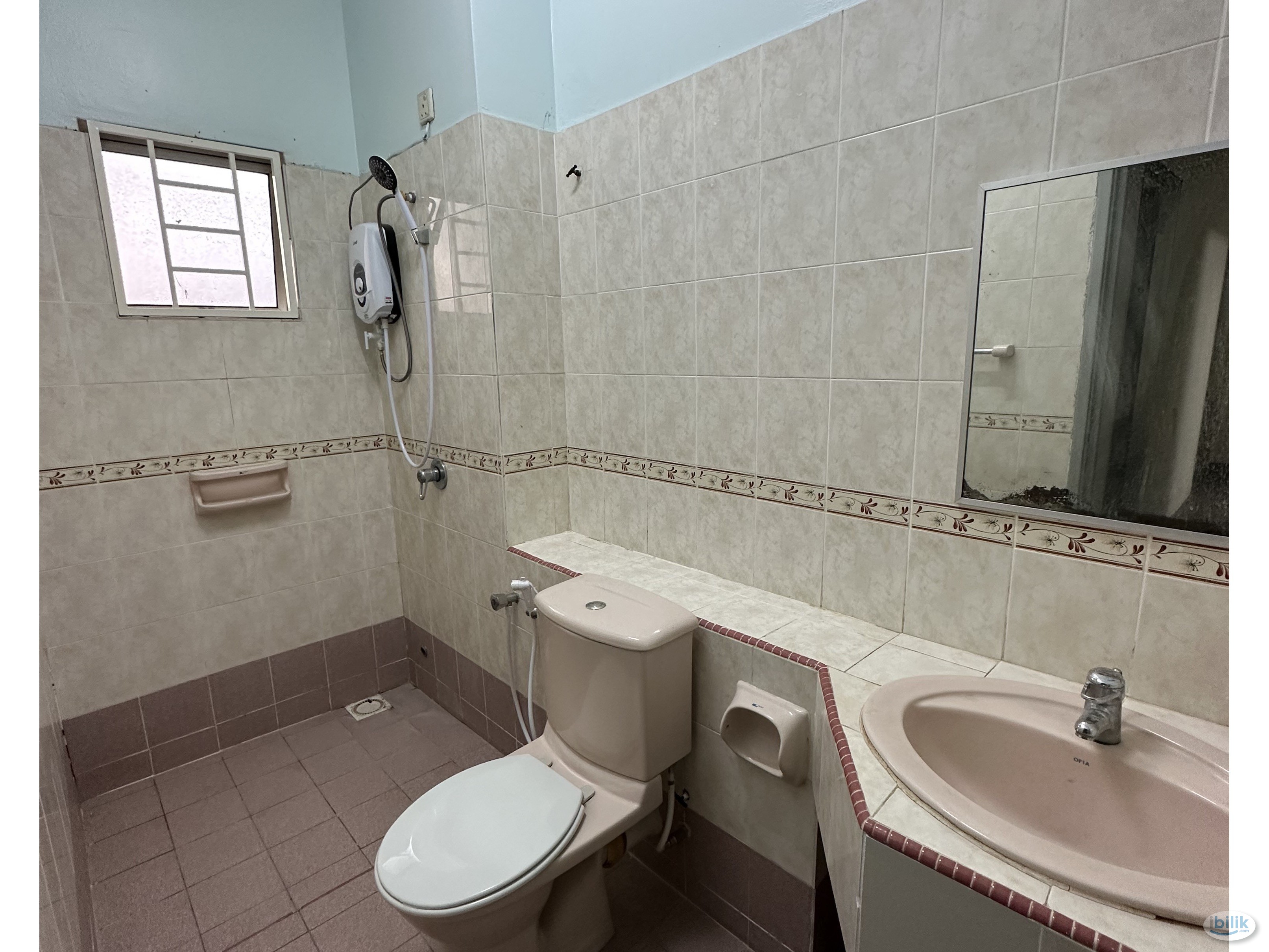 🏠room for rent 🚊-near LRT-📍putra height📍jln putra bahagia📍putra permai - Image 4