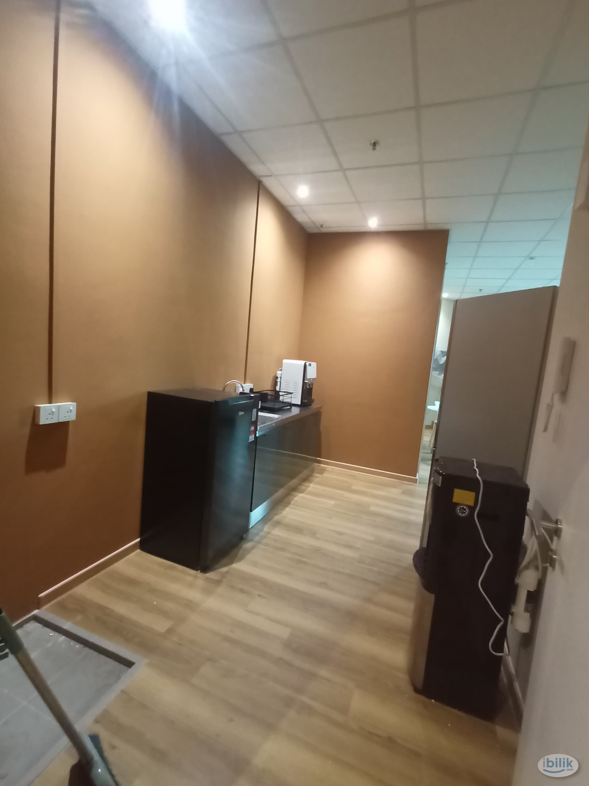 🤩COZY ROOM FOR RENT NEAR OLD KLANG ROAD🔥 1 MIN WALK TO BUS STOP 🚍 COME WITH 0 DEPOSIT ✅ - Image 4