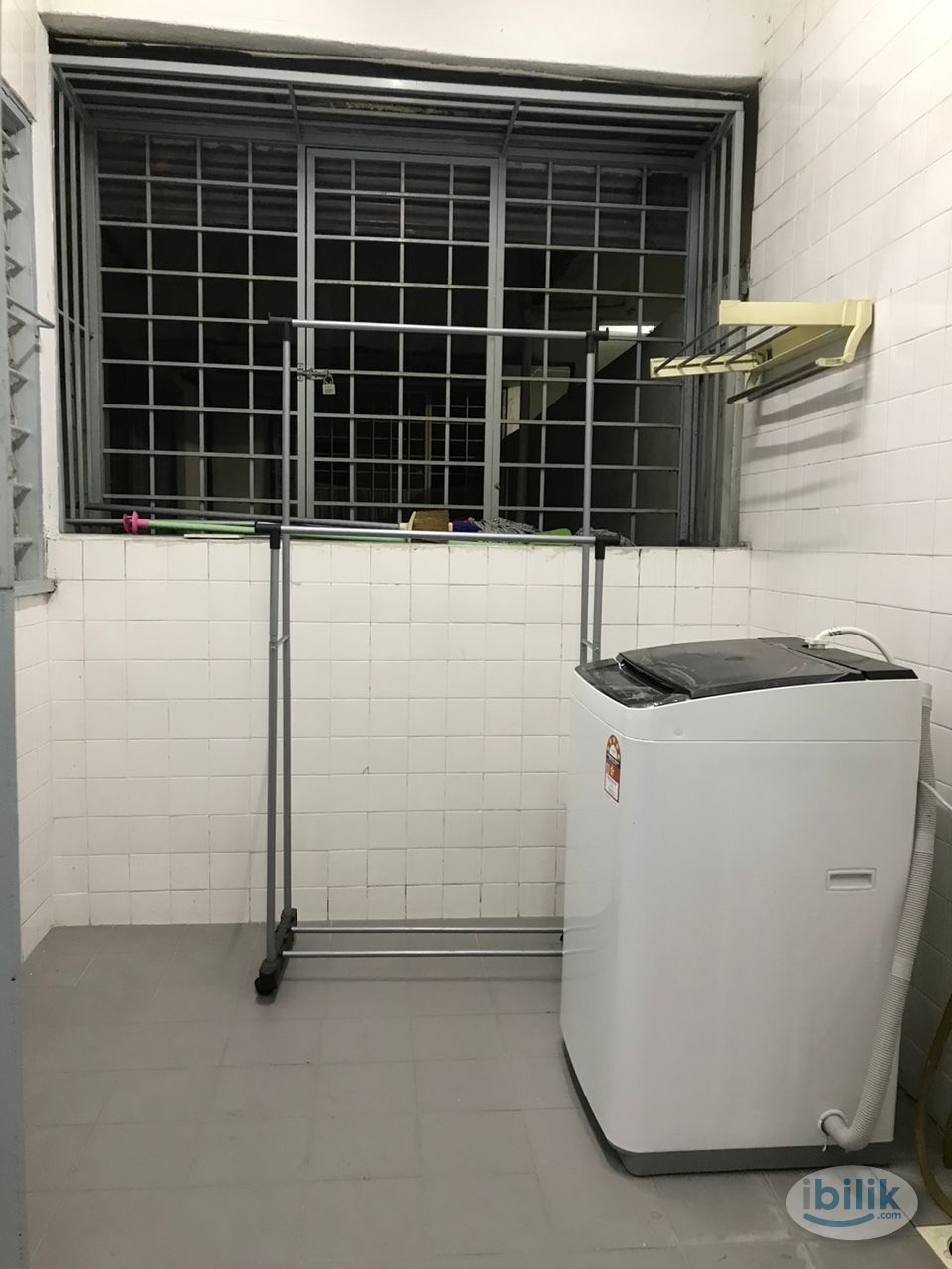 [FEMALE UNIT] CLEAN & TIDY MEDIUM UNIT FOR RENT - Image 4