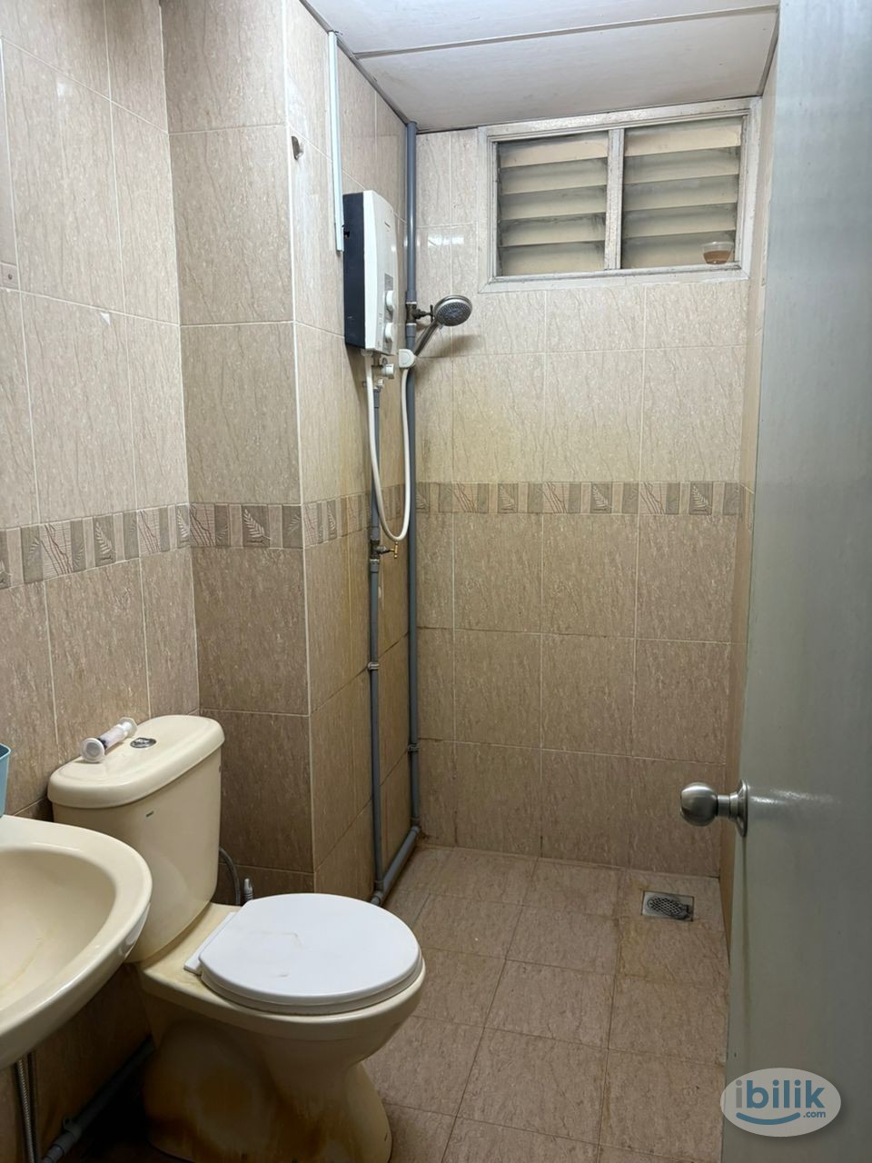 Middle Room at University Tower, Petaling Jaya - Image 3