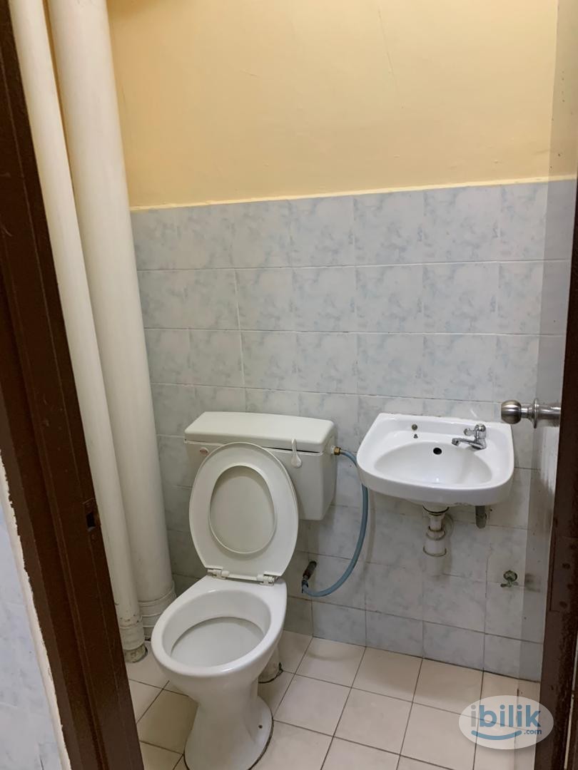 MIDDLE Room at Lagoon Perdana, Bandar Sunway-6 min walking to SUNWAY GEO, SUNWAY HOSPITAL MEDICAL CENTER, BRT - Image 4