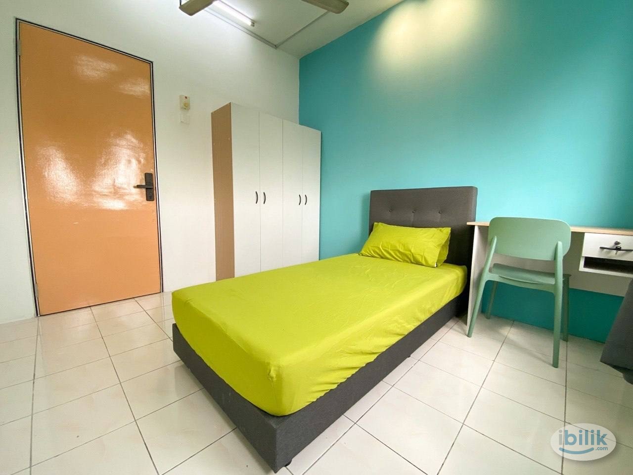 Middle Room at Seri Kembangan, Selangor - Image 1