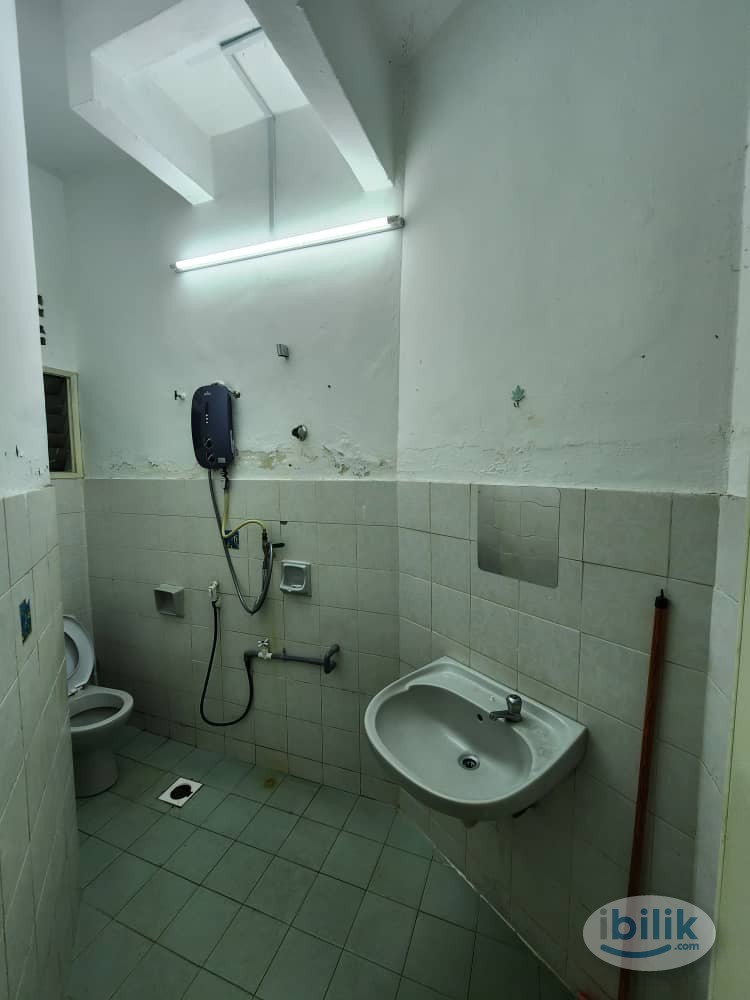 Single Room Affordable at  JALAN WAWASAN 2/12, Puchong - Image 2