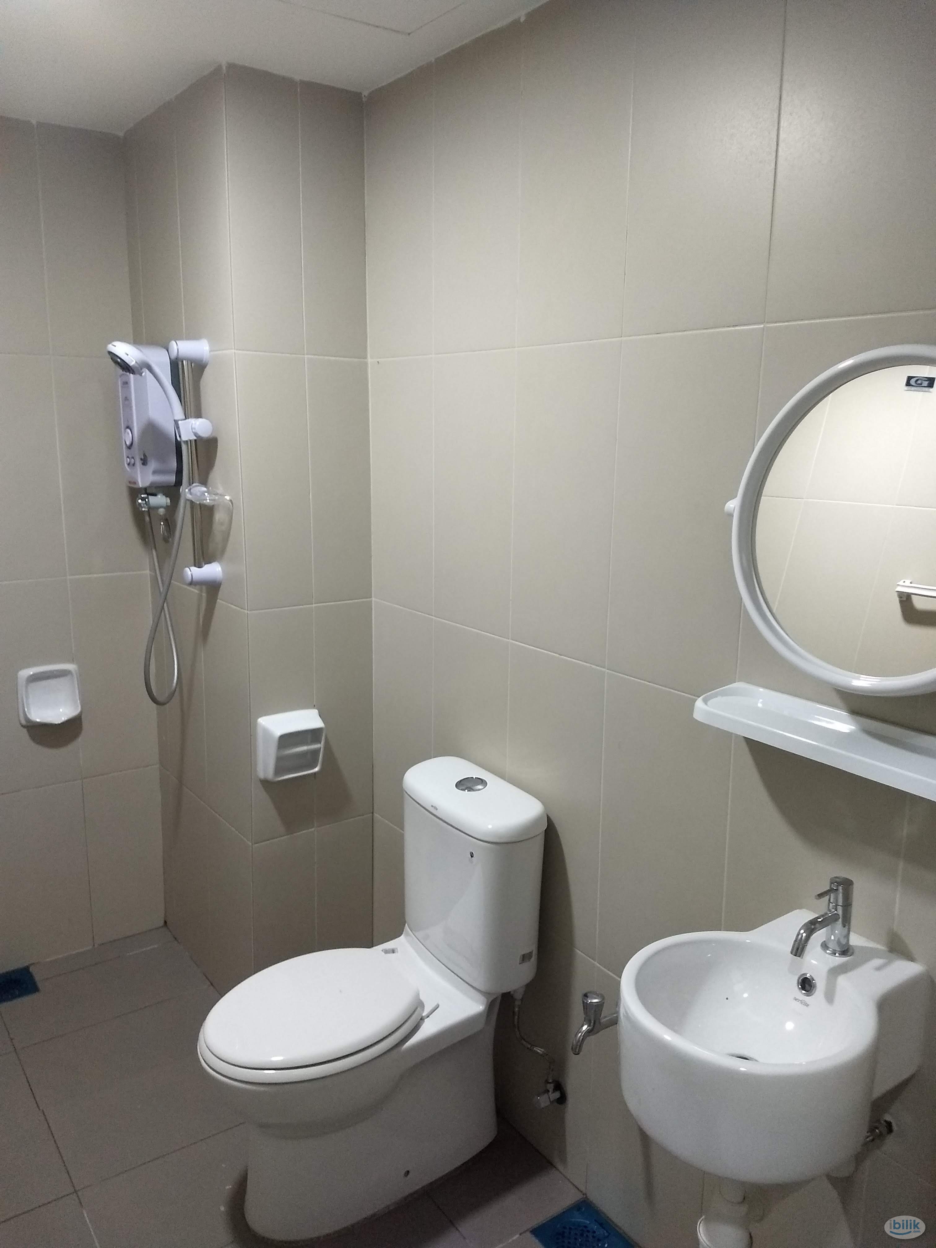 Promenade Aircond furnished Middle Room include utilities Share Bathroom MIX GENDER - Image 2