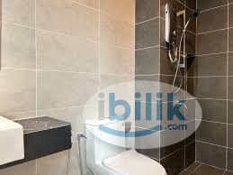Middle Room at M Oscar Residence, Bandar Baru Sri Petaling - Image 4