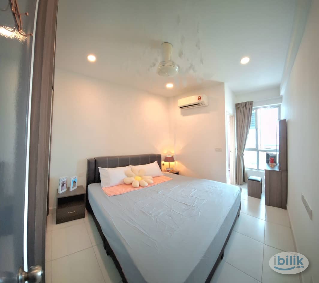 Master Room at Elit Heights, Bayan Baru - Image 1