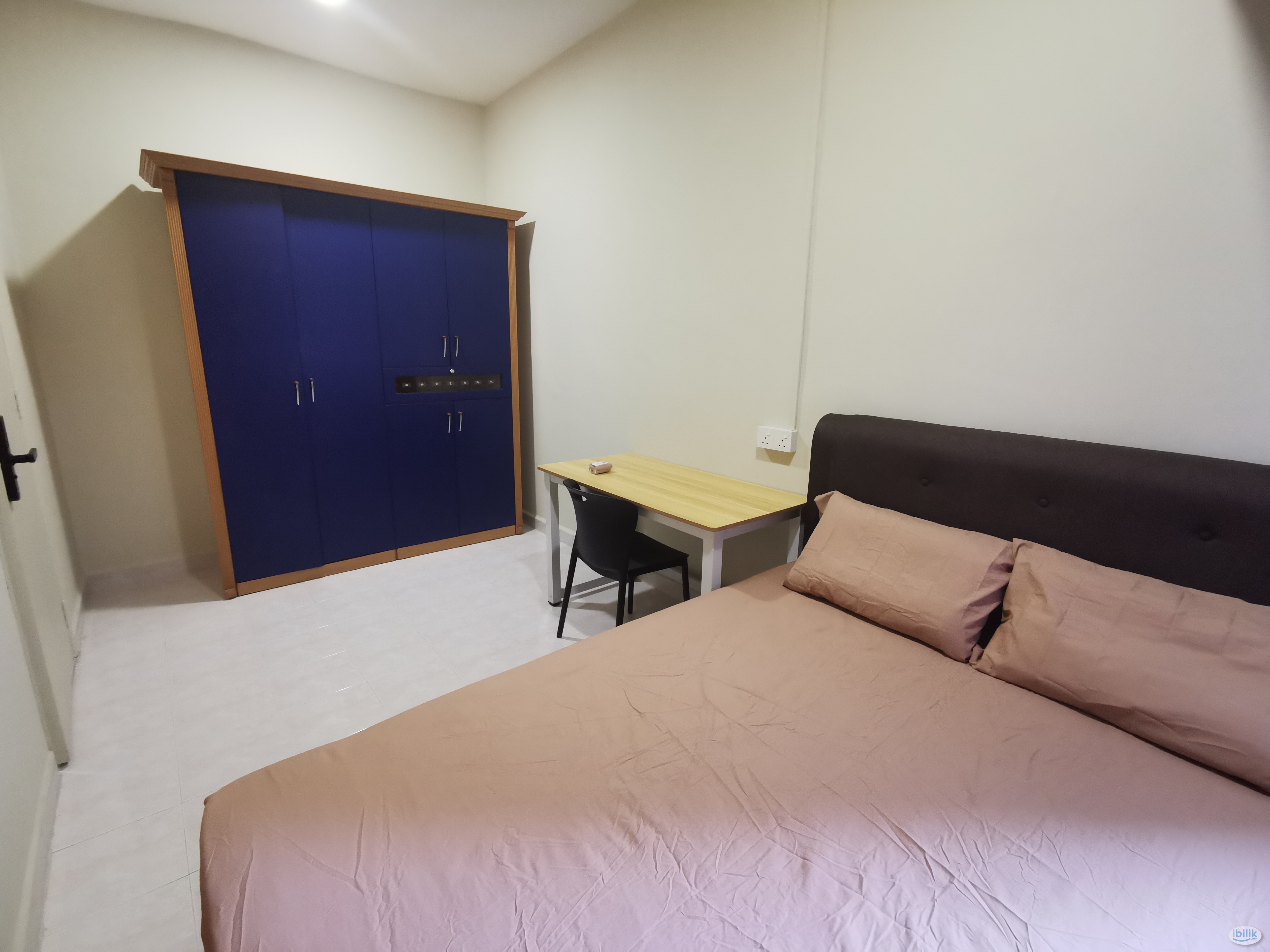Queen Bedroom at Indah Villa - Image 1