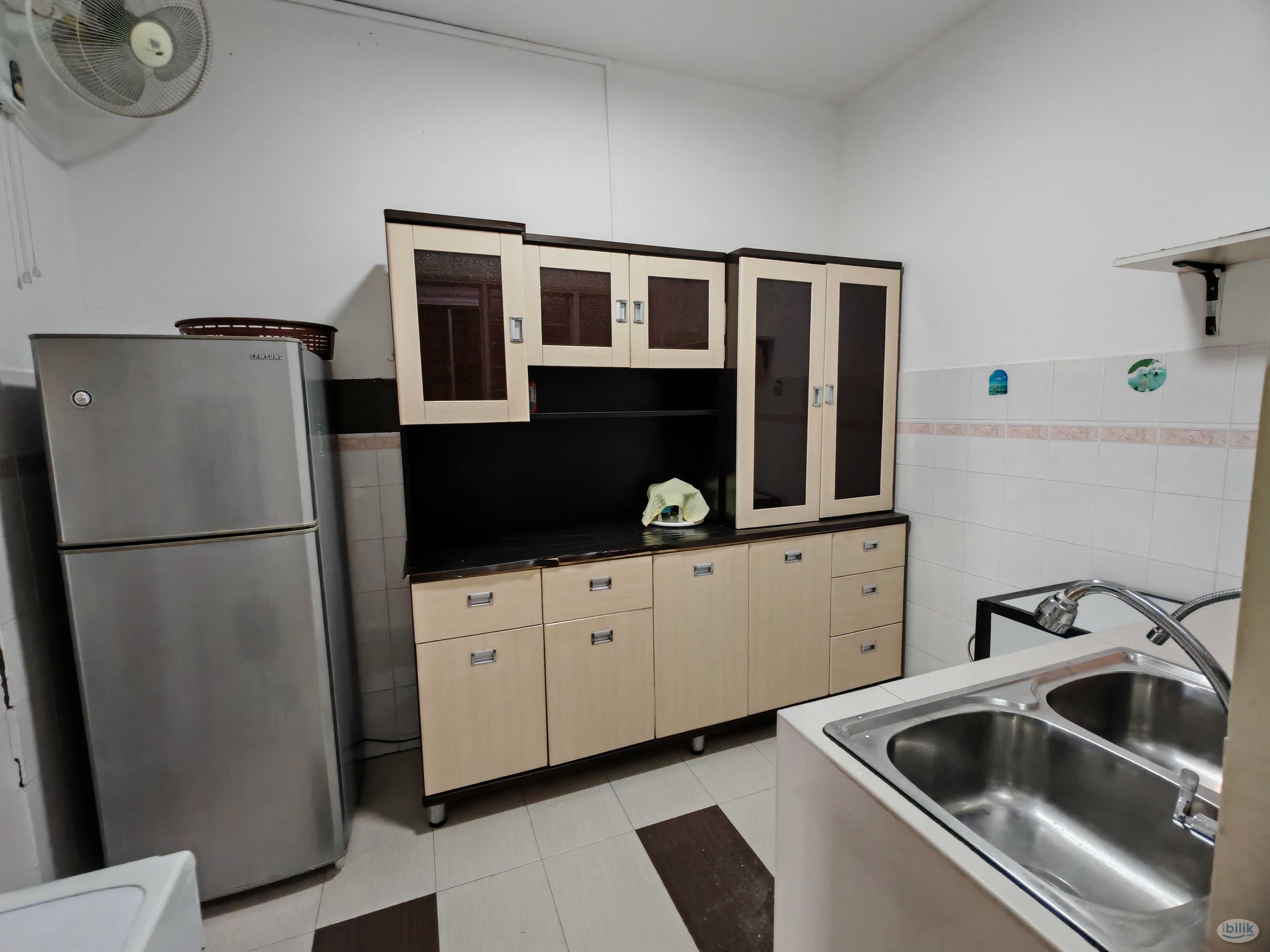 Middle Room at D'Kiara Apartment, Pusat Bandar Puchong - Image 5