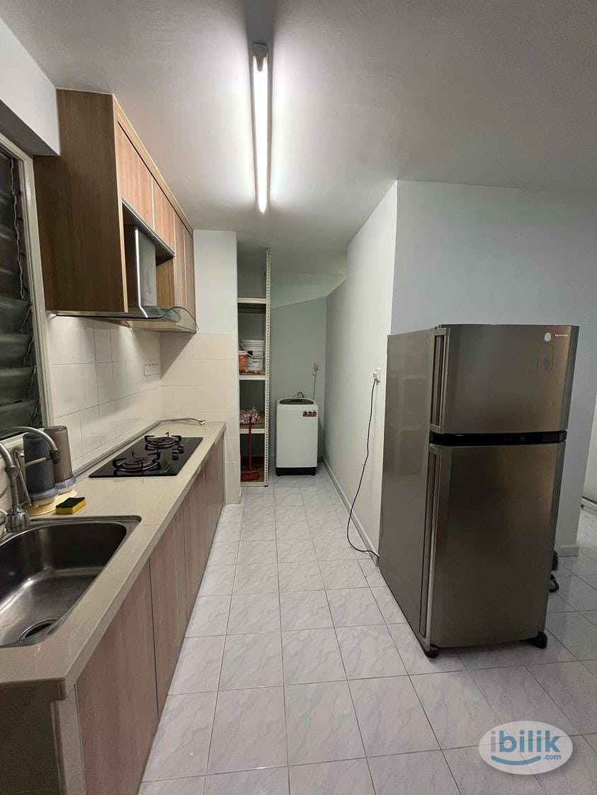 Middle Room For Rent in Georgetown - Image 3