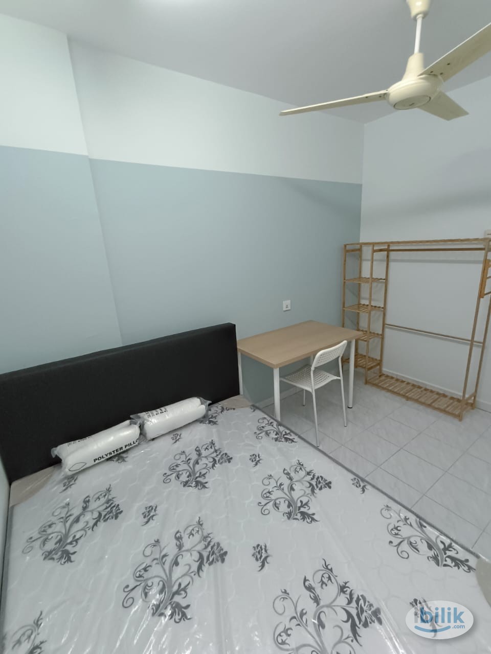 Middle Room For Rent in Georgetown - Image 4