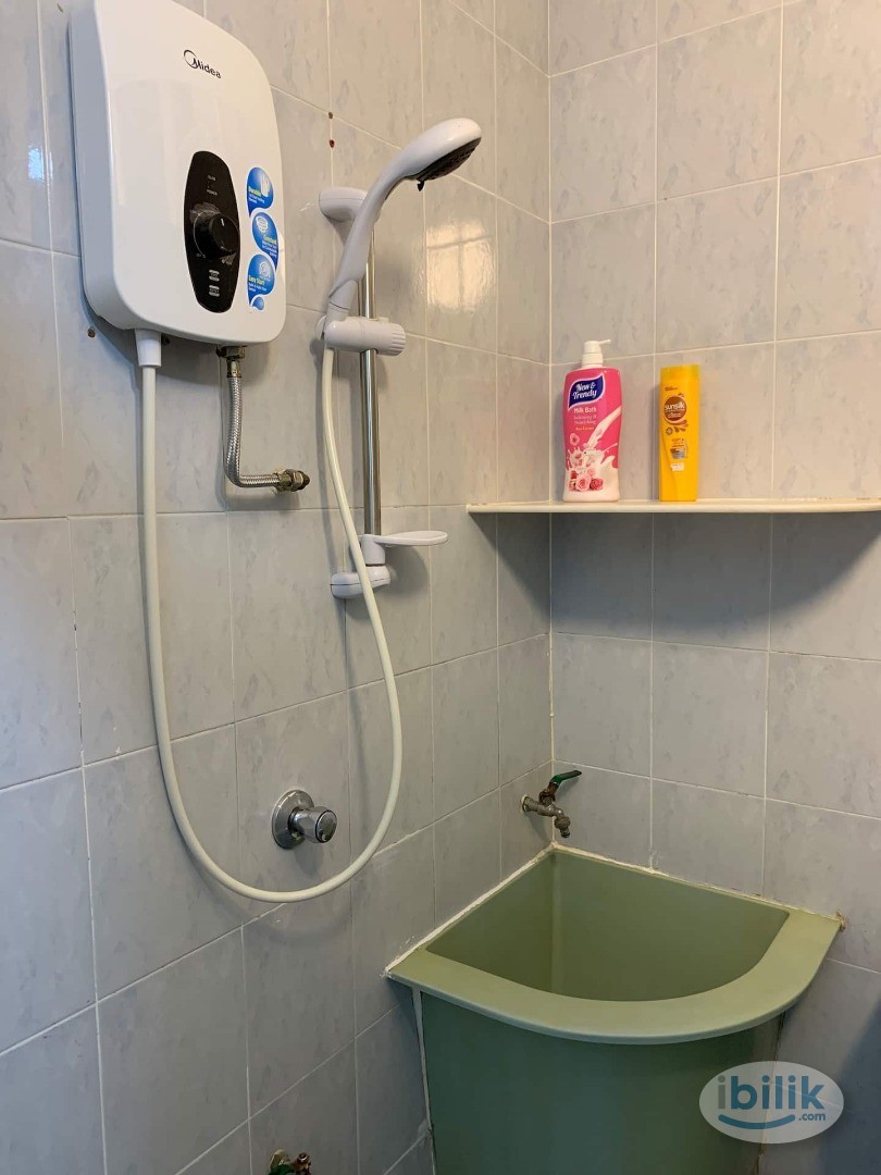 Mixed Gender Room For Rent in Georgetown, Penang - Image 3