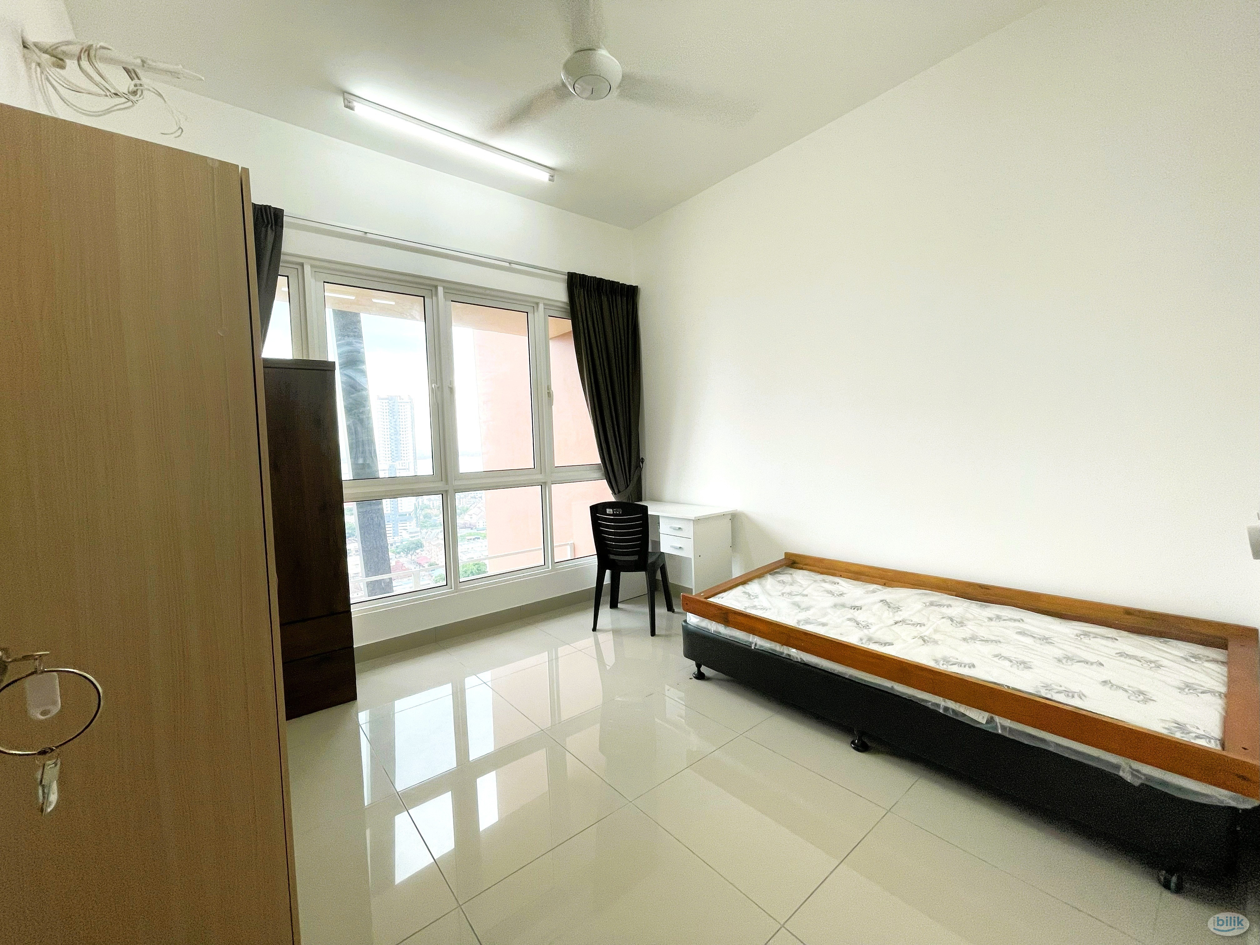 Middle Room at SETIA SKYVILLE CONDOMINIUM Jelutong, Penang - Image 4