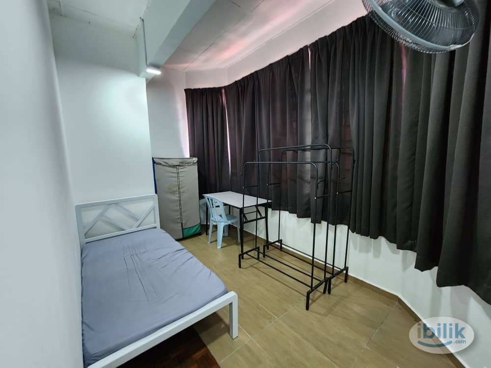 LIMITED TIME OFFER ‼️ Female Unit Room + AirCond + Free WiFi near IOI Puchong LRT - Image 1