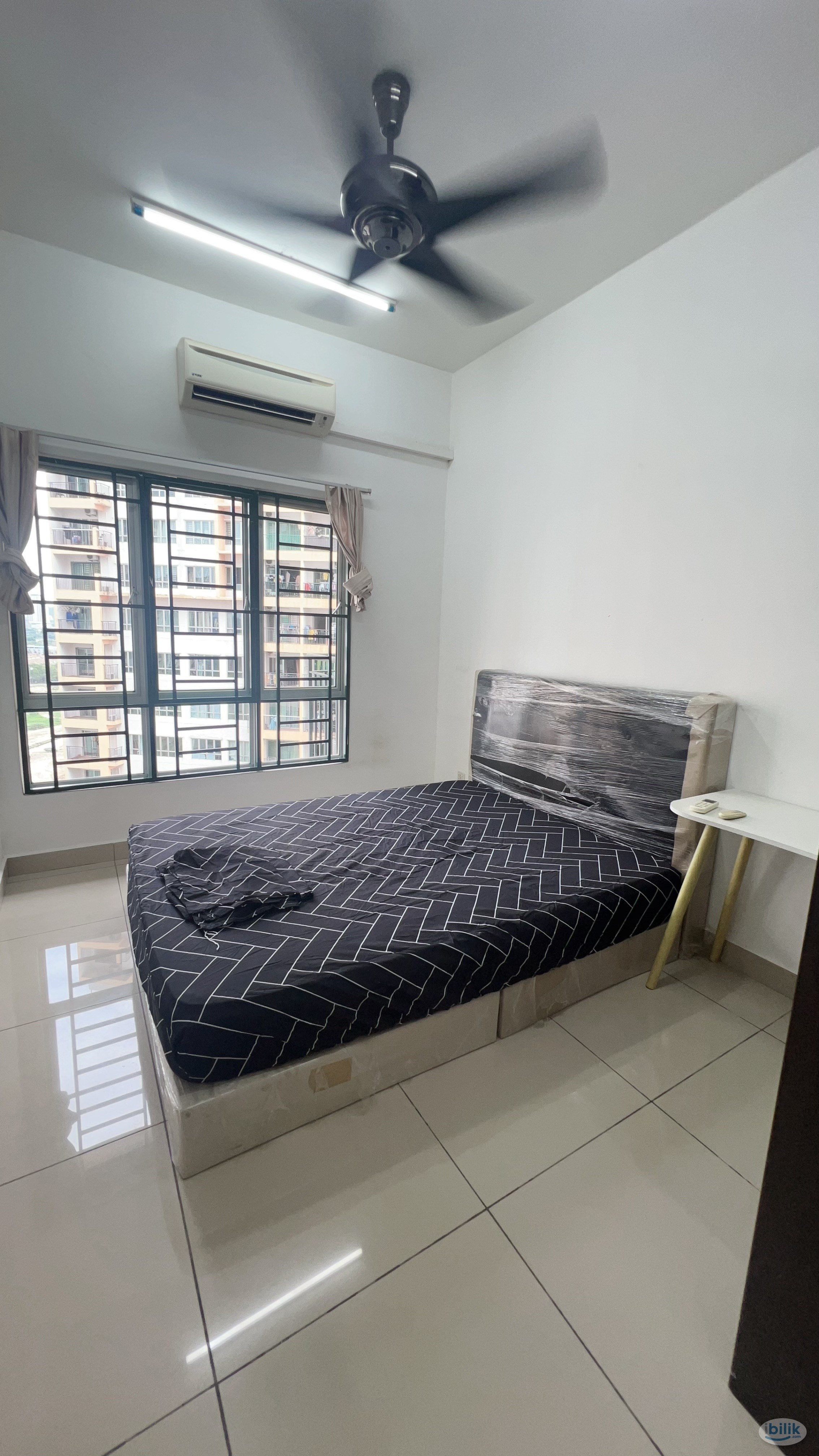 NEW RENOVATED MEDIUM ROOM @ OUG PARKLANE - Image 2