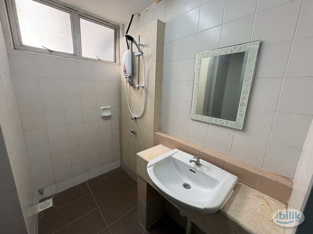 [Female Only] Single Room with Balcony at Cyberia SmartHomes, Cyberjaya - Image 4