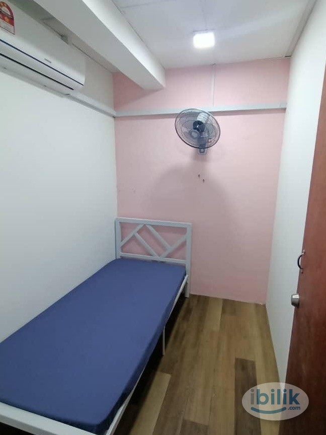 LIMITED TIME OFFER ‼️ Female Unit Room + AirCond + Free WiFi near IOI Puchong LRT - Image 1