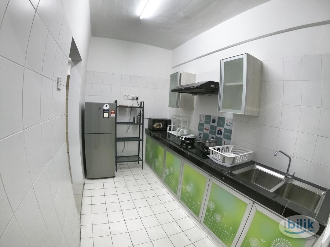 Master bedroom /SHARING ROOM/Master Room at Selayang Point, Selayang/fully furnised/ girl muslim - Image 1