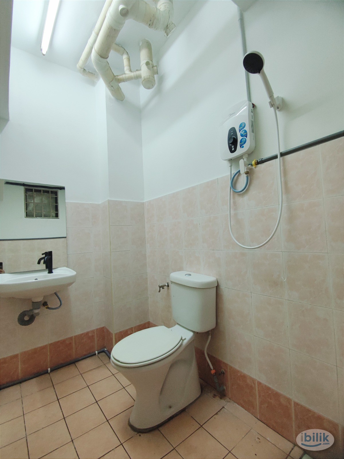 Perempuan Only-𝕀ℕℂ𝕃𝕌𝕊𝕀𝕍𝔼 𝕌𝕥𝕚𝕝𝕚𝕥𝕚𝕖𝕤 𝔹𝕚𝕝𝕝𝕤 🔥 Fully Furnished Room For Rent 房间出租🔥 - Image 1
