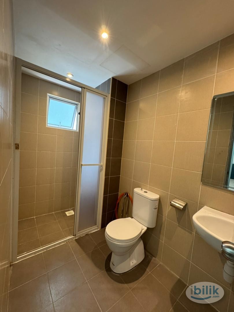 Master Room at Razak City Residences, Sungai Besi for Rent - Image 4
