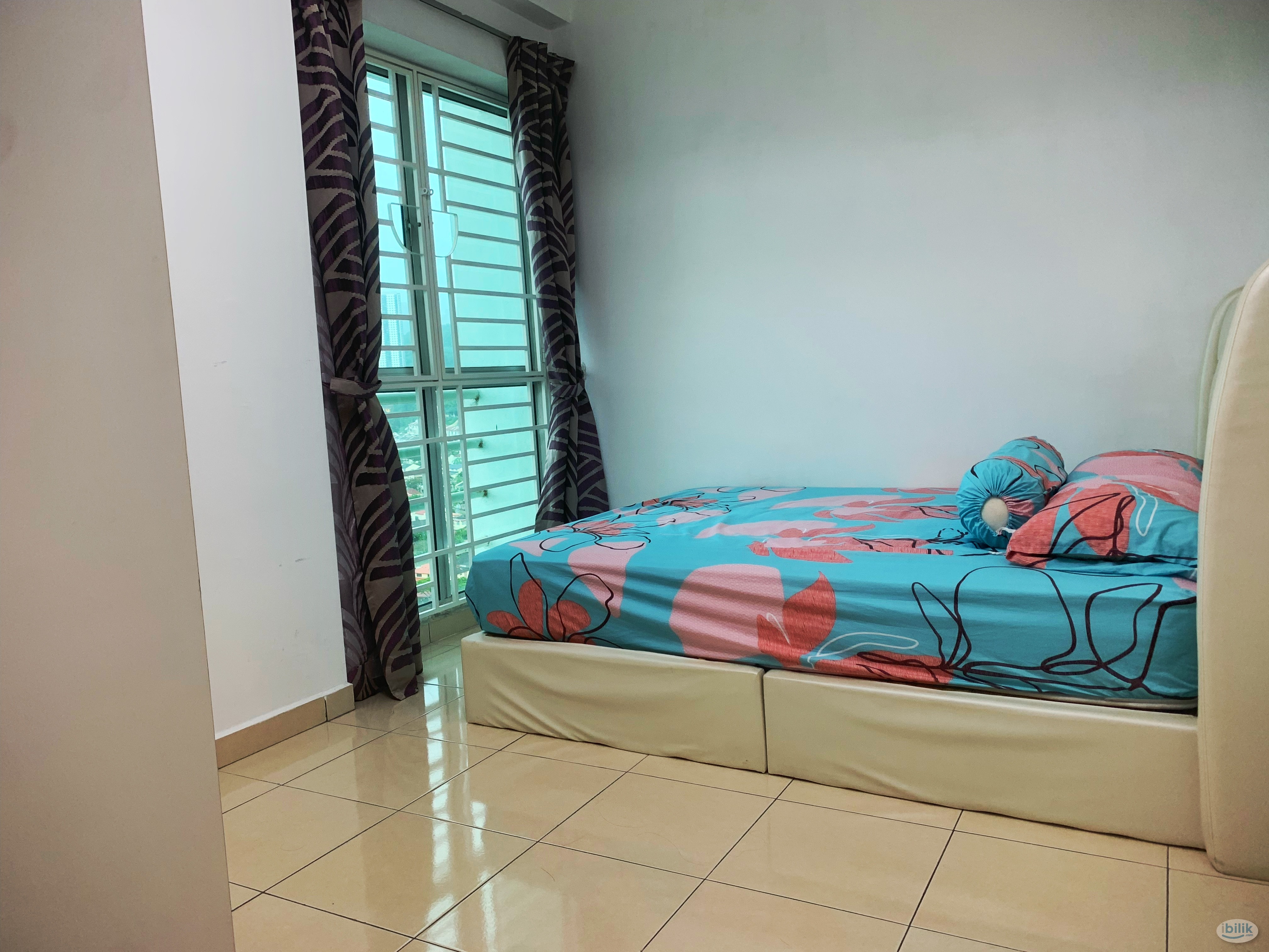 Middle Room at Idaman Iris, Sungai Ara - Image 1