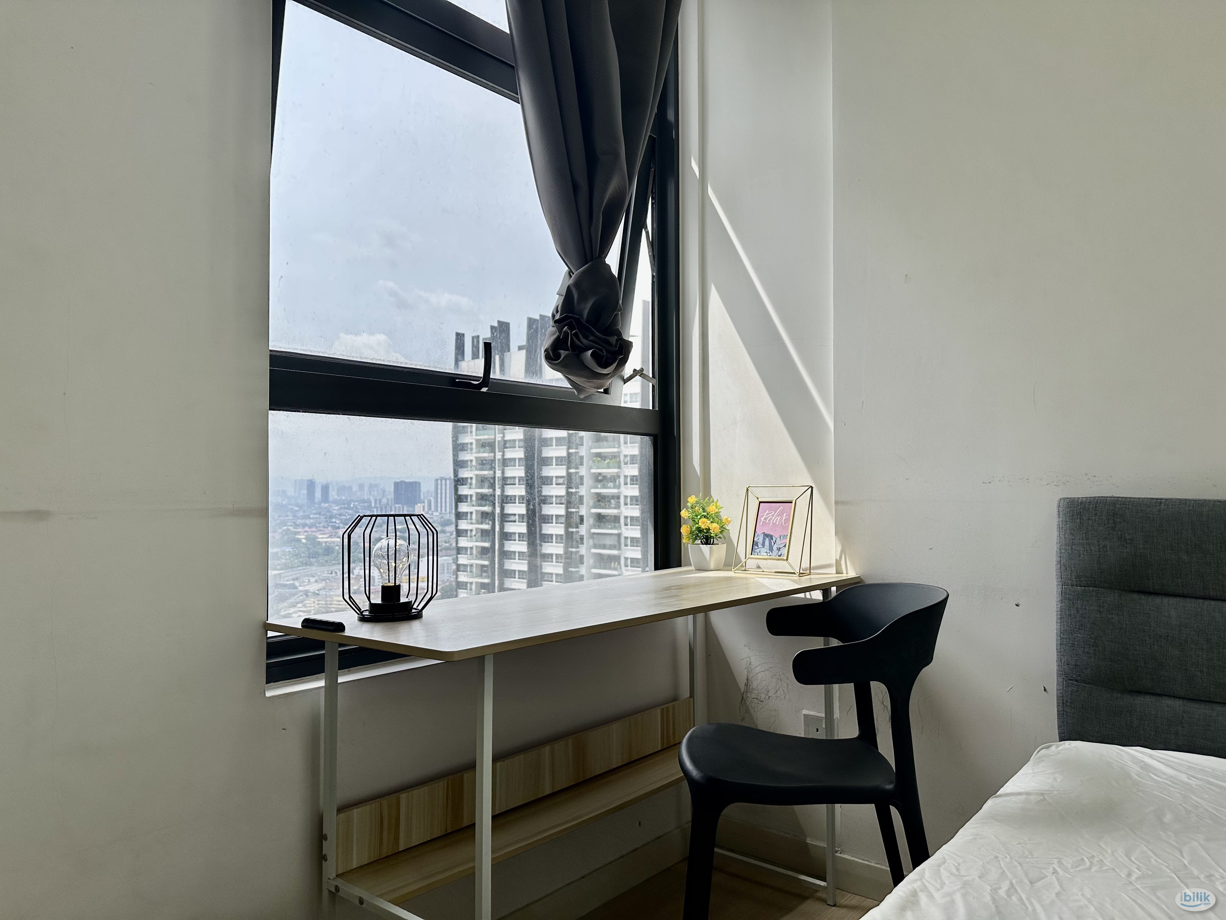 Middle Room at Lakeville Residence, Jalan Ipoh - Image 1