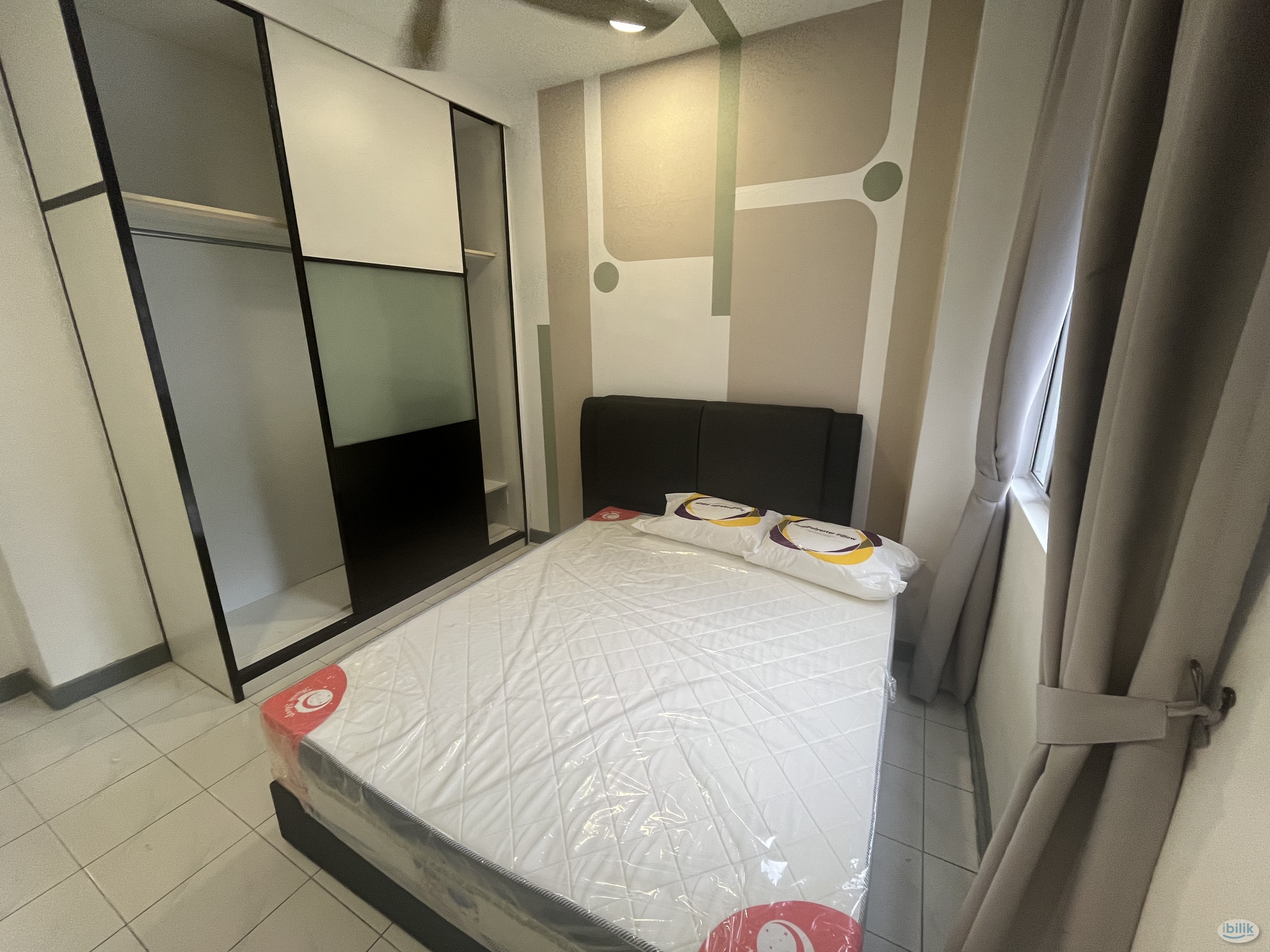 Master Room at D'Aman Crimson, Ara Damansara - Image 4