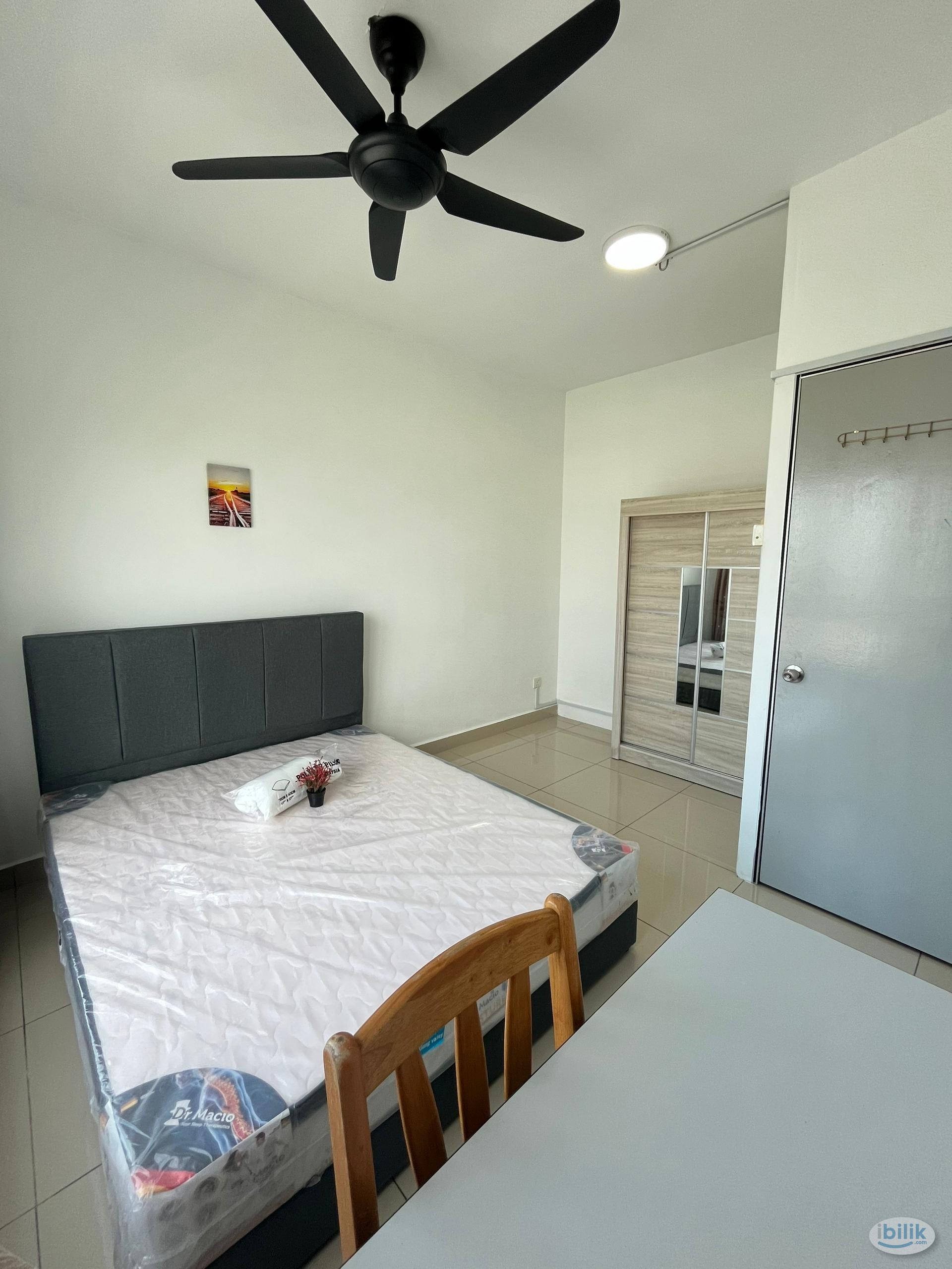 FEMALE Unit Available Now! Middle Room at Casa Residenza - Image 2