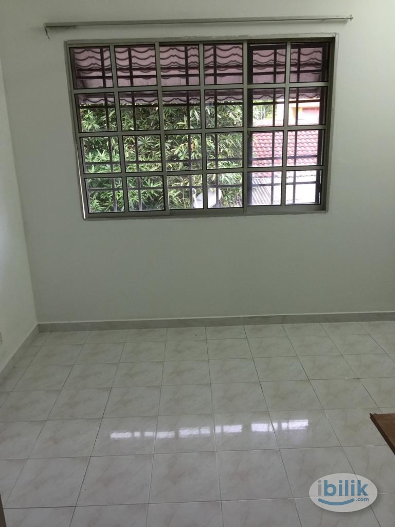 Middle Room at Section 14, Petaling Jaya - Image 3