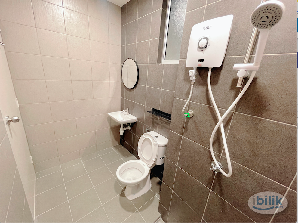 Middle Room at Pixel City Sentral Bandar Sri Permaisuri, Cheras😍Few Station to KLCC KL Sentral  😳❗️ Move in Immediately❗ - Image 4