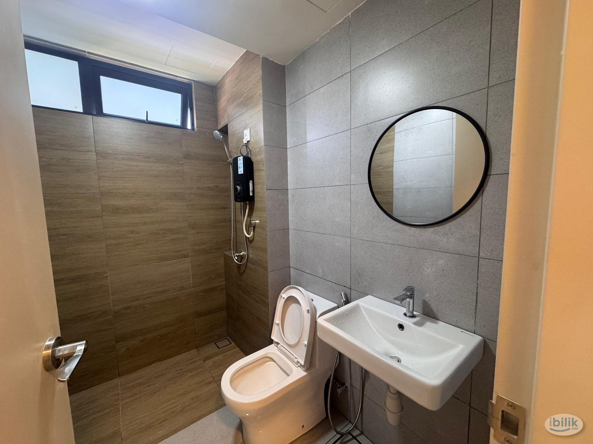 Vivo Executive Apartment Batu Kawan Master Room Brand new unit for rent Direct owner no agent fee - Image 3