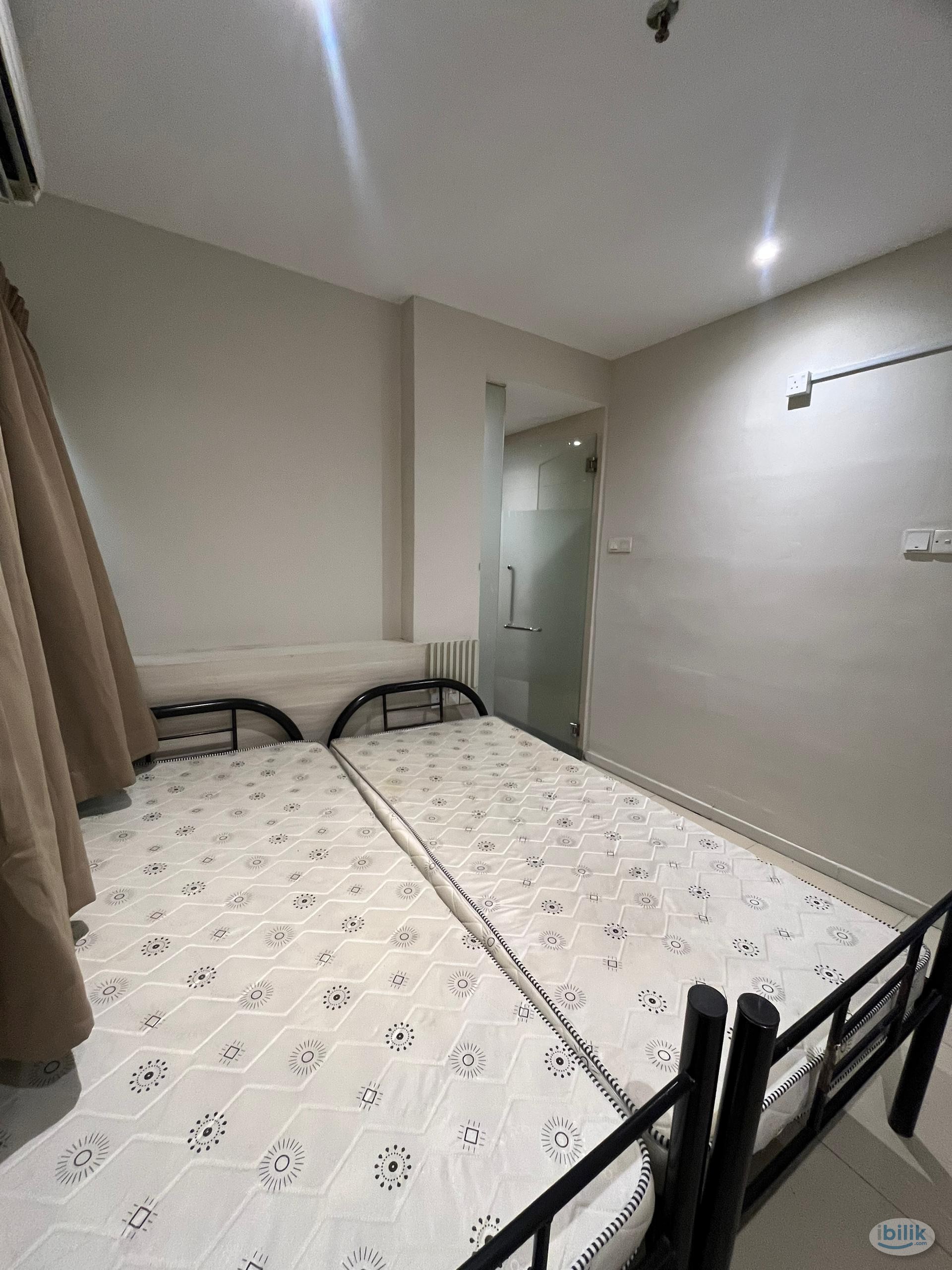 🚶‍♀️🛏️ Furnished Room @ Hotel Kita – 5 min to HKL, 8 min to Monorail 🚝 – Fast WiFi, Private Bath - Image 1