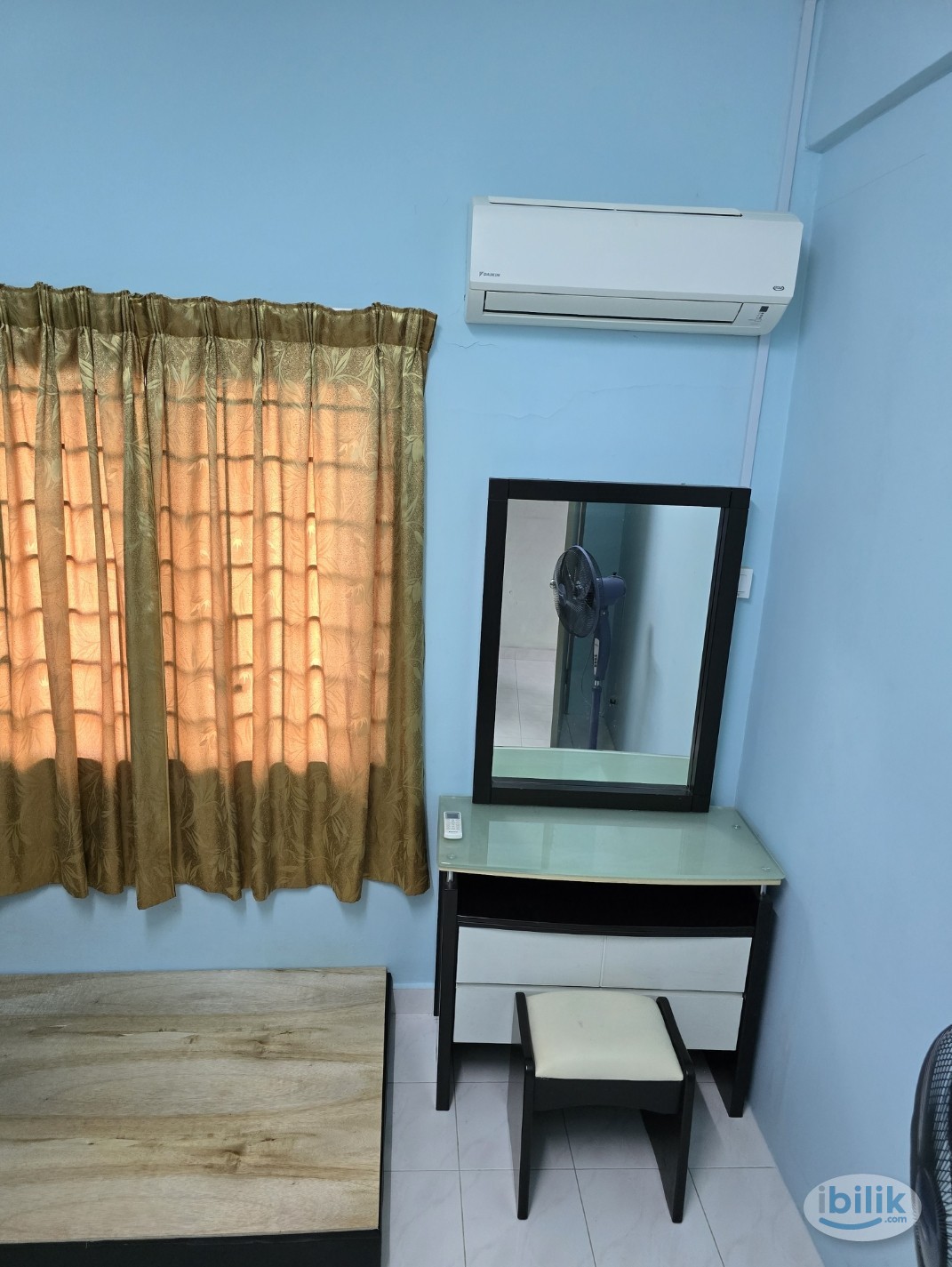Middle Room at Pandan Indah, Pandan - Image 1