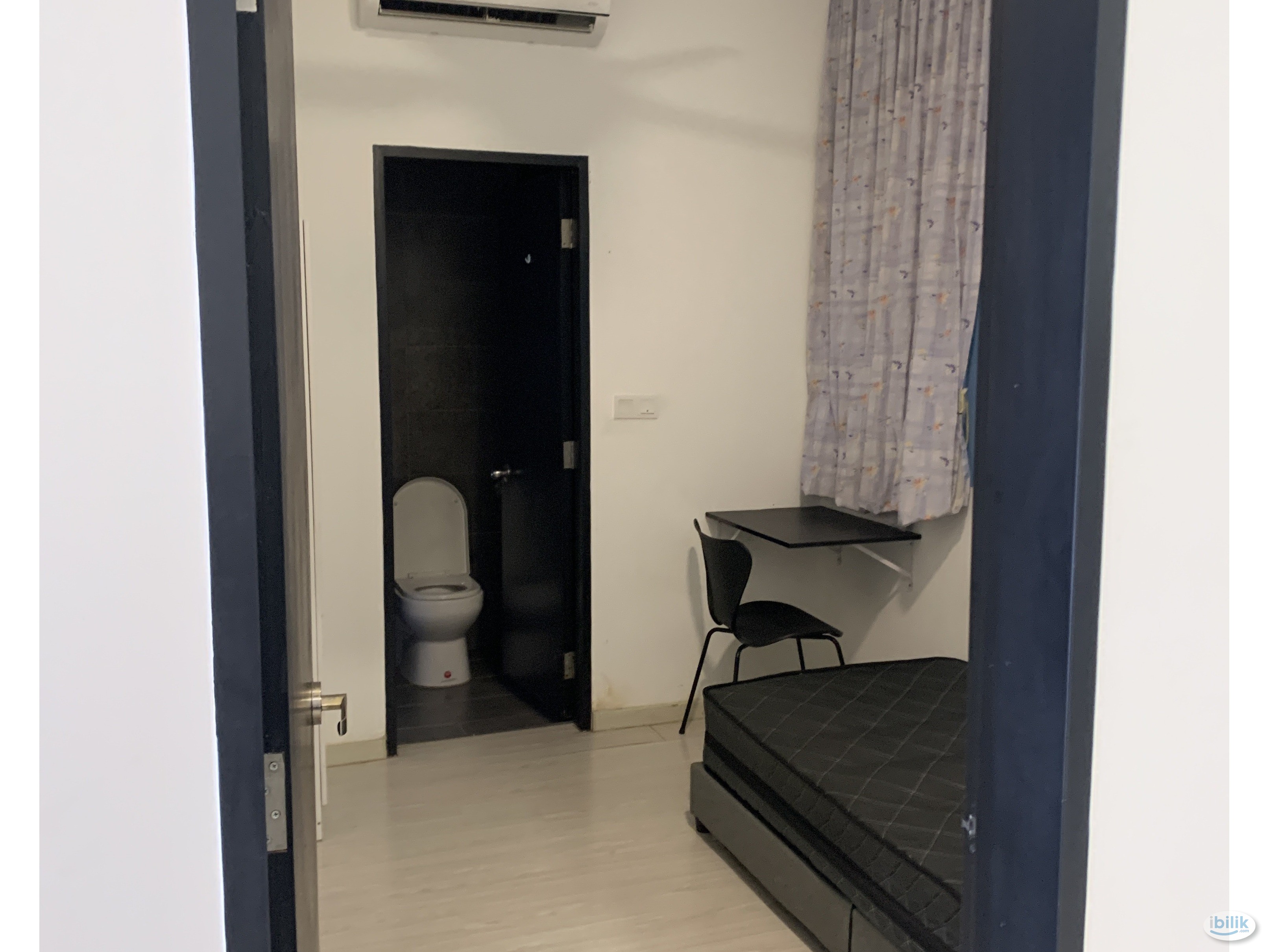Middle Room with Private Bathroom at The Havre, Bukit Jalil - Image 1