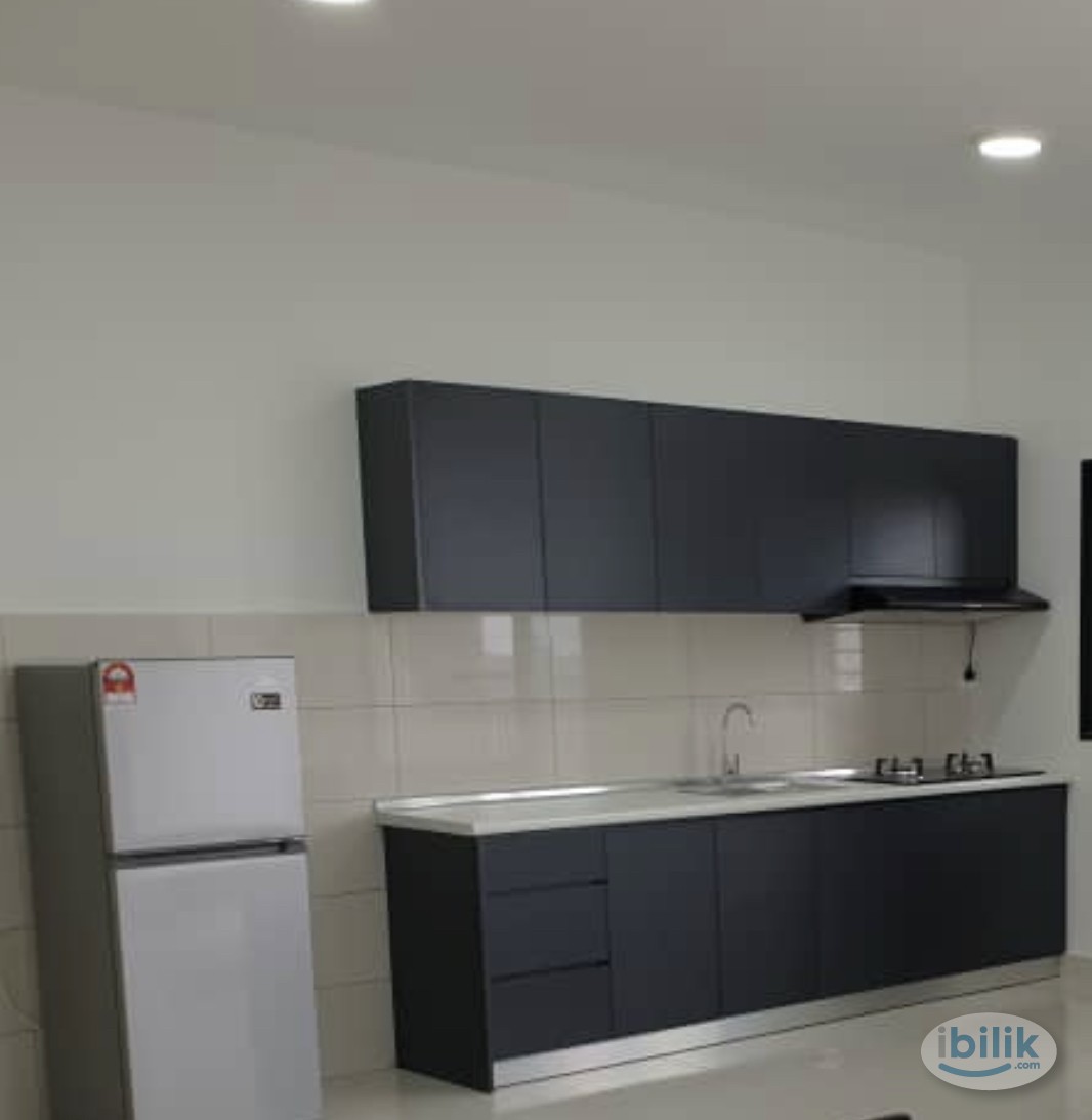 Middle Room with Private Bathroom at The Havre, Bukit Jalil - Image 2