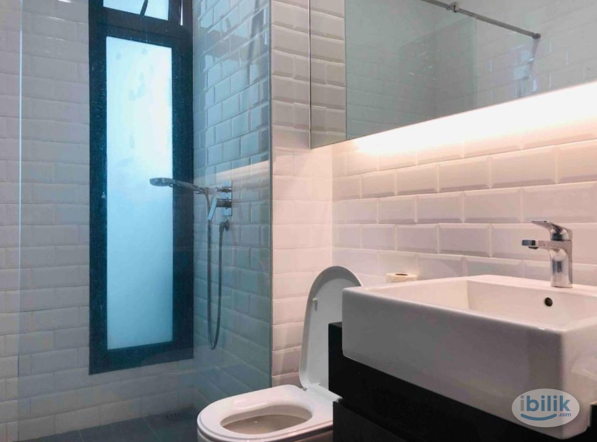 Shaftsbury Presint 1 Master Bedroom For Rent - Female - Image 5