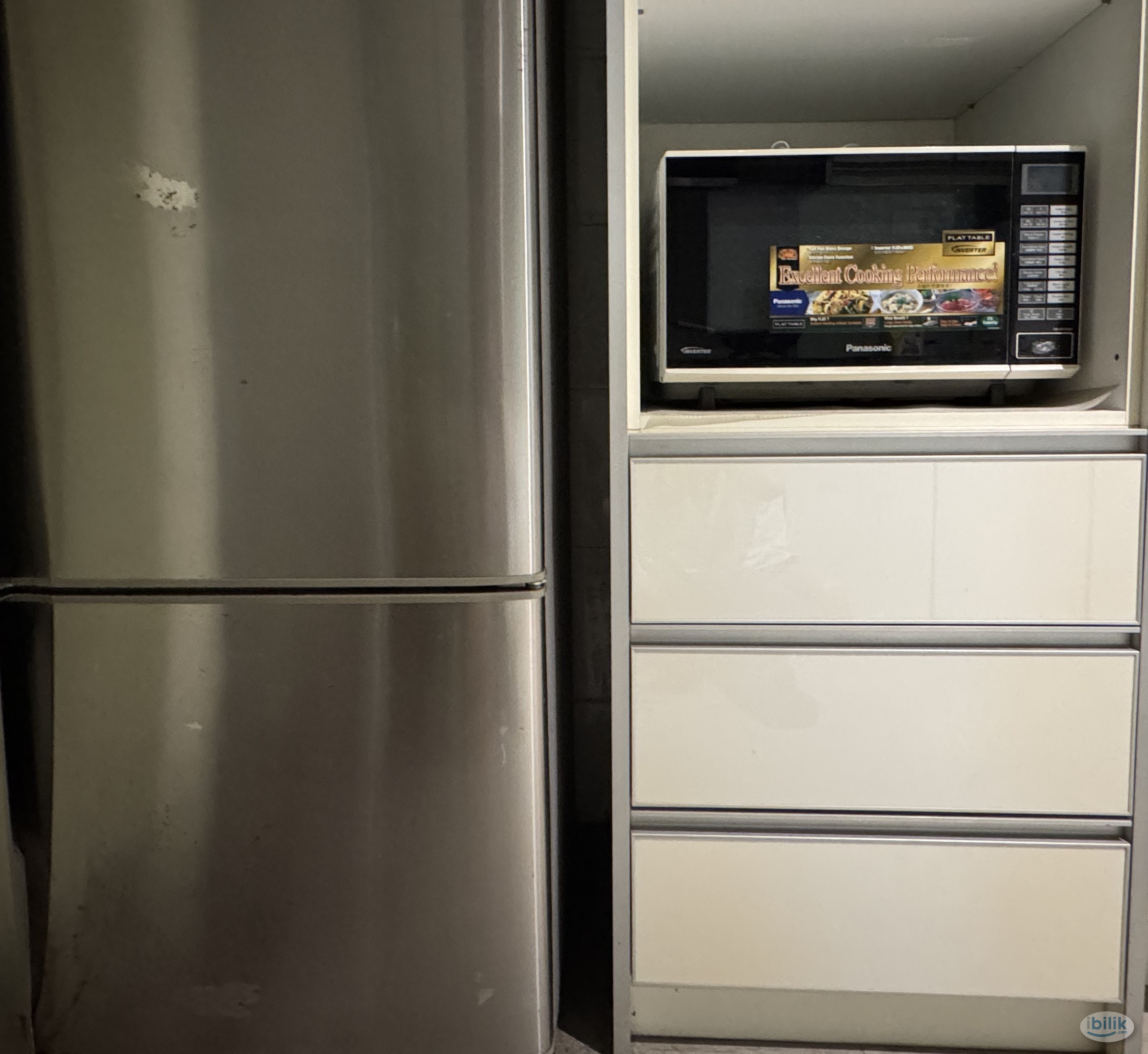 Middle room with covered car park condo near mid valley - Image 3