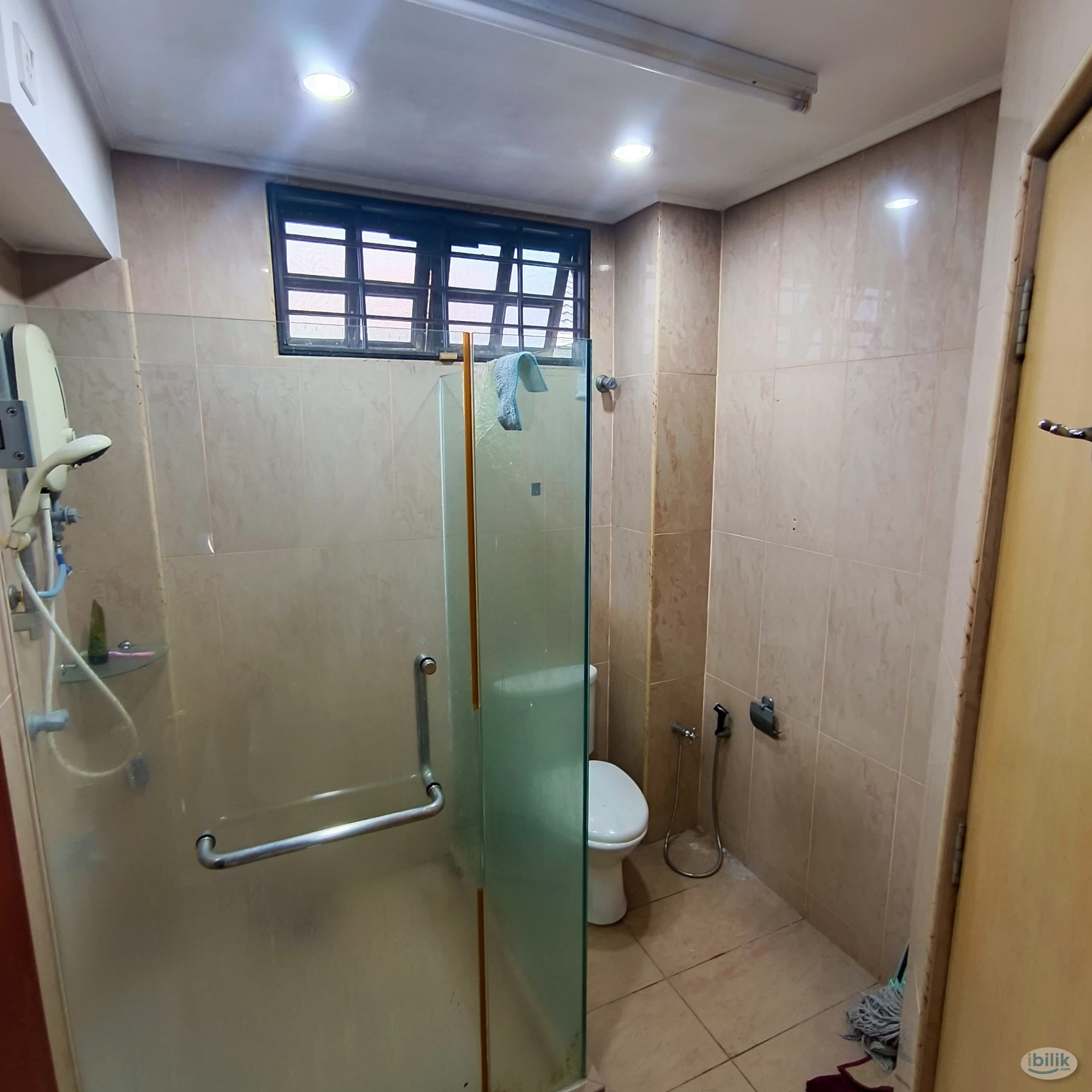 ROOM WITH ATTACHED BATHROOM IN BU4, LOW DEPOSIT🔥 FREE WIFI, ROOM W AIRCOND - Image 2